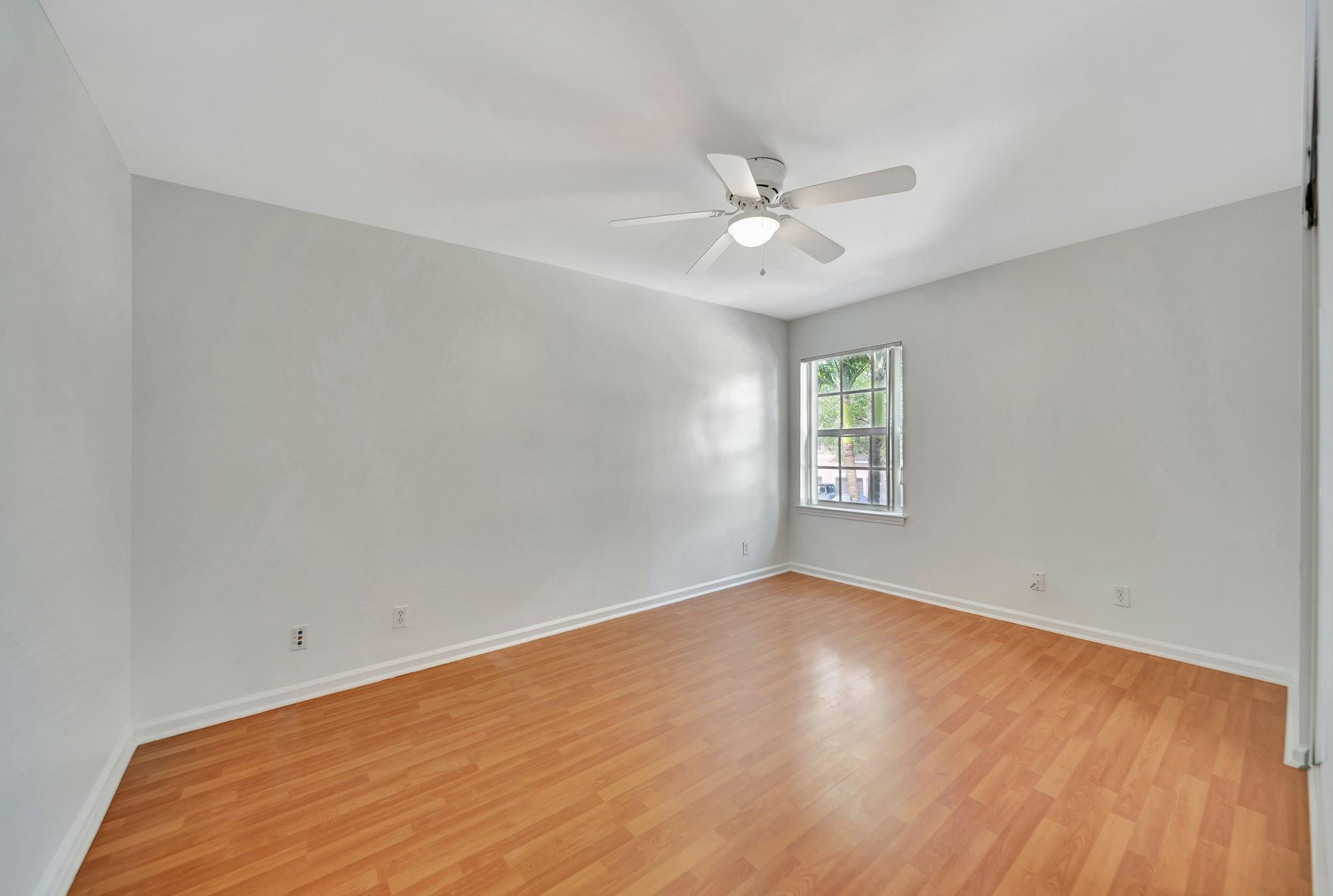 13202 NW 7th Place 13202