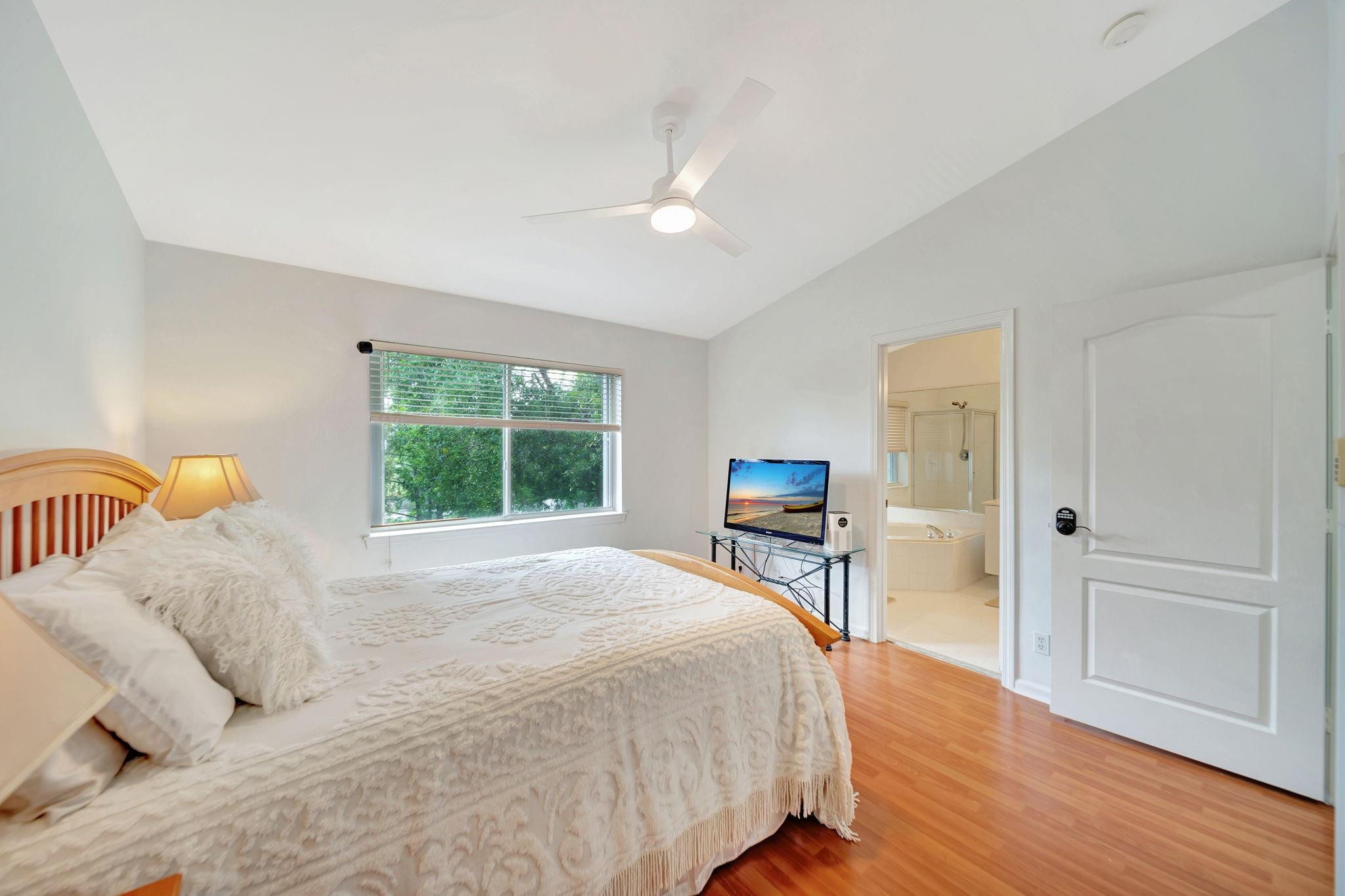 13202 NW 7th Place 13202