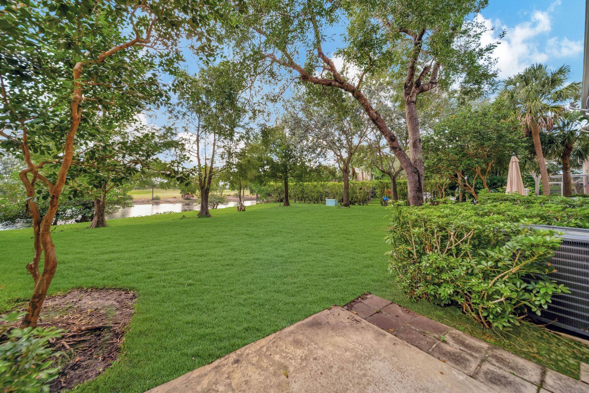 13202 NW 7th Place 13202
