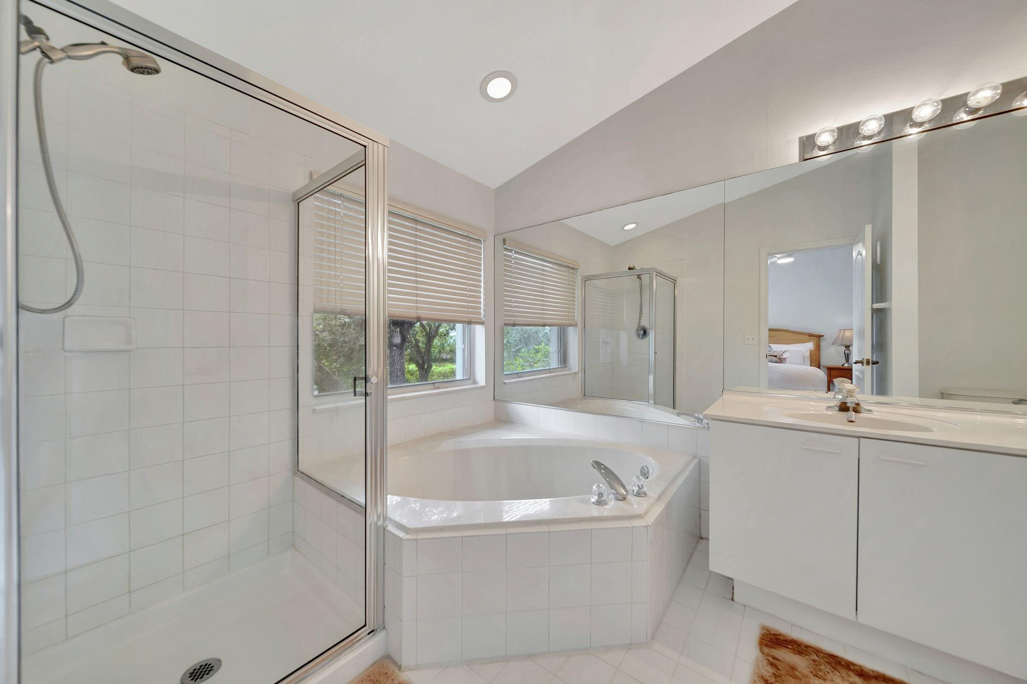 13202 NW 7th Place 13202