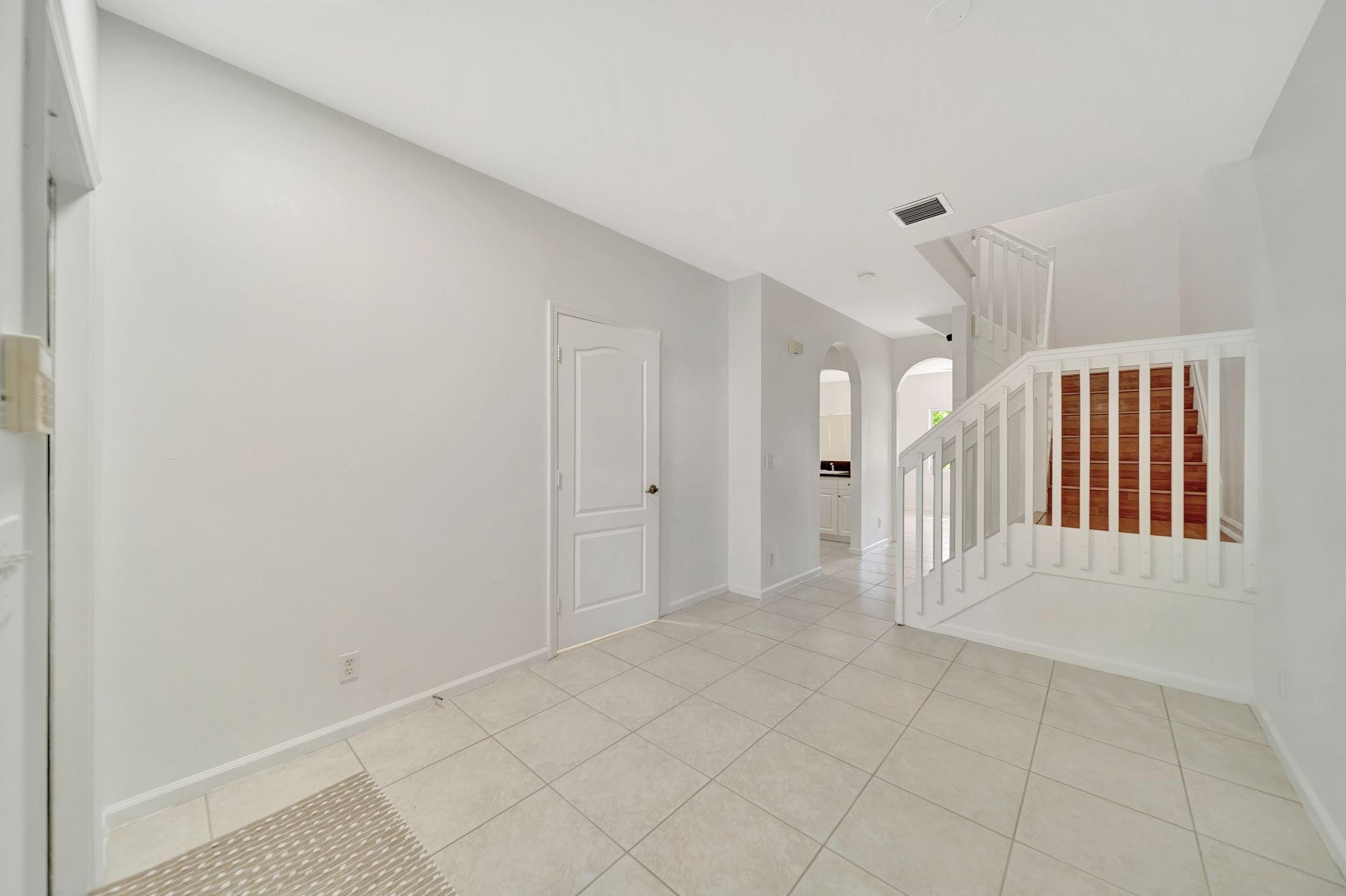 13202 NW 7th Place 13202