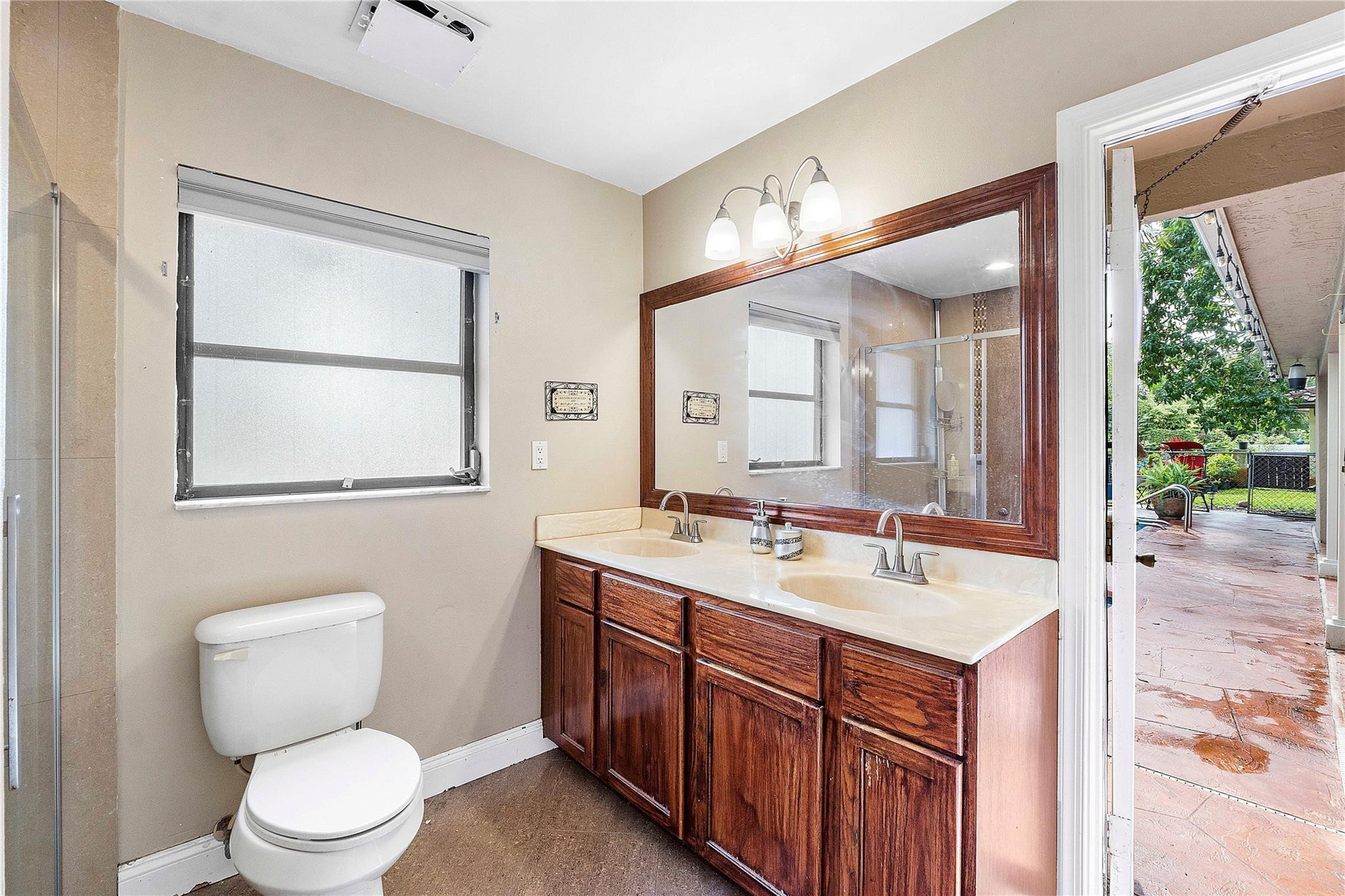 10162 NW 16th Court