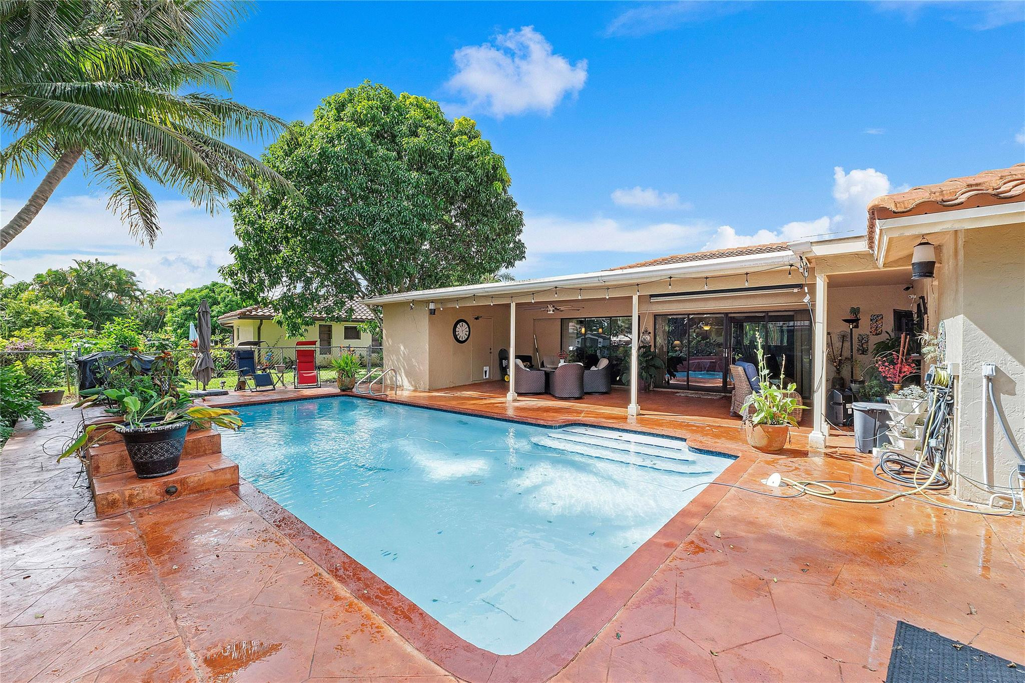 10162 NW 16th Court