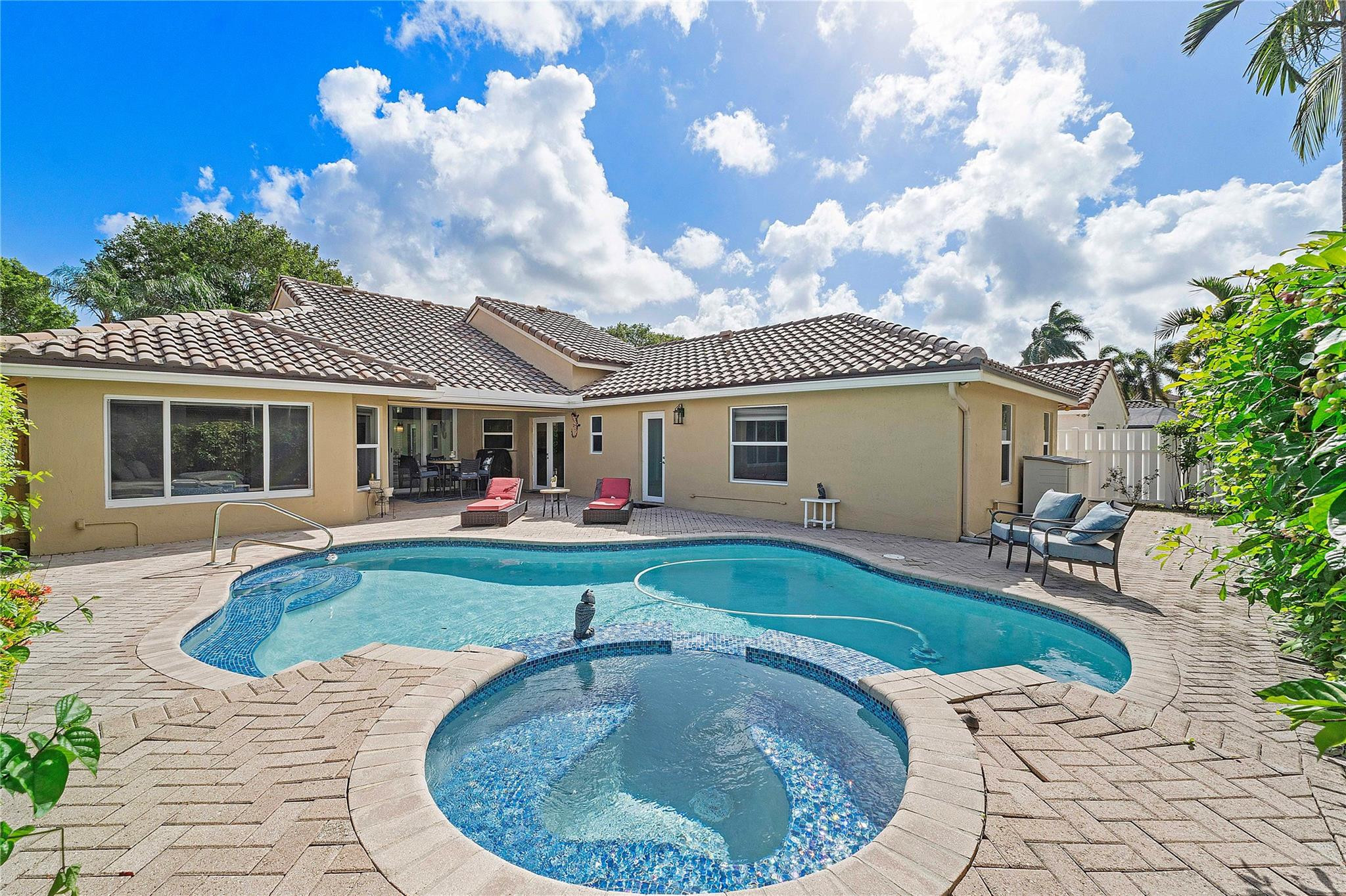833 Verona Lake Drive