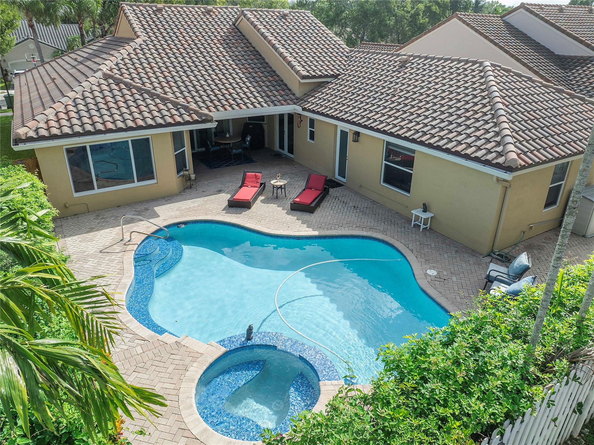 833 Verona Lake Drive