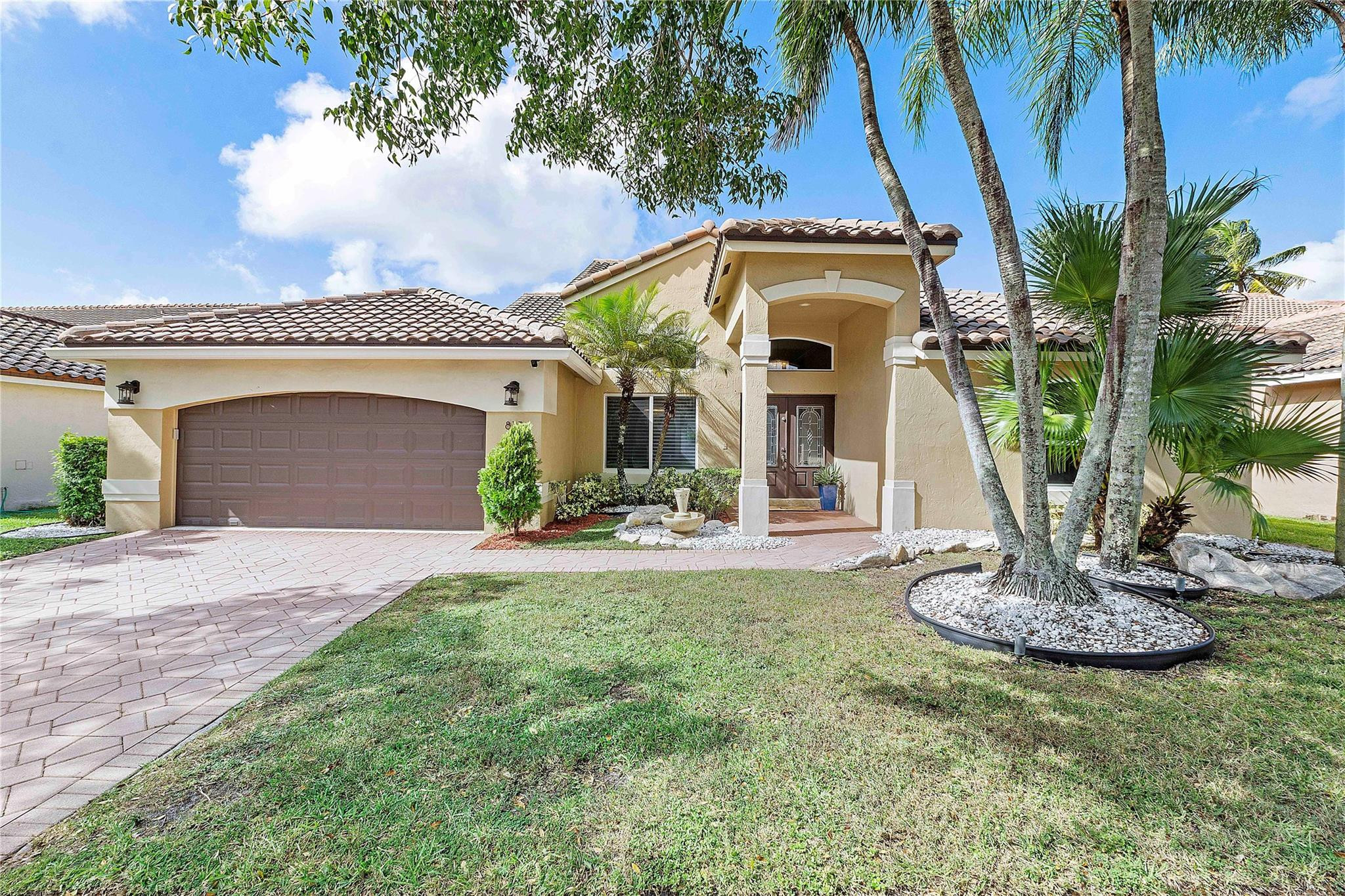 833 Verona Lake Drive