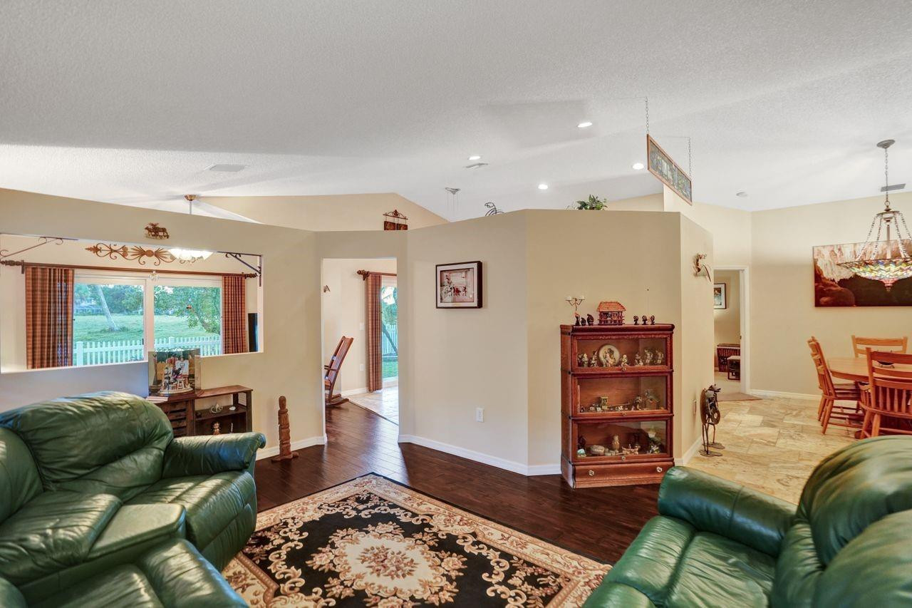 7600 NW 28th Street