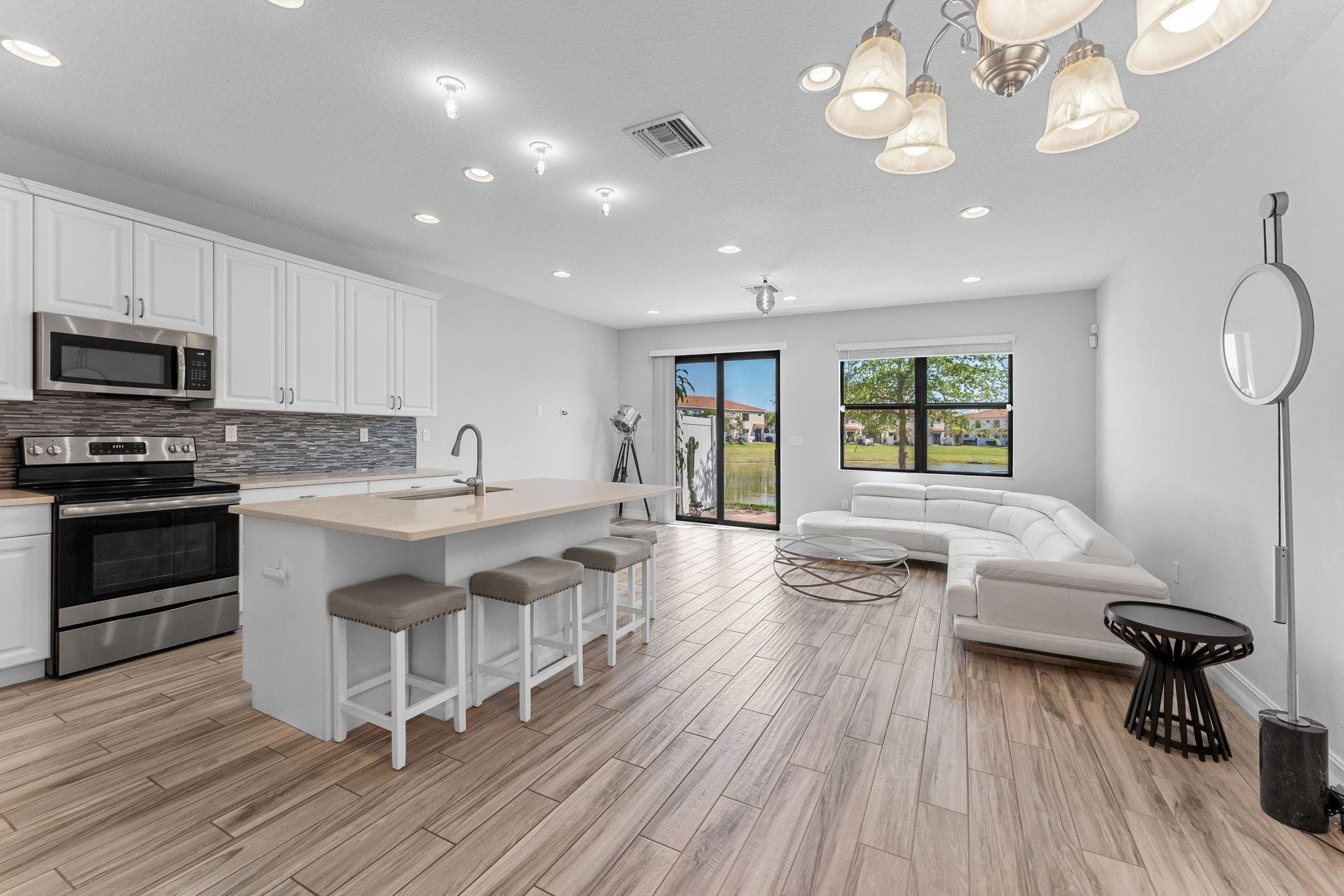 9477 Glider Way