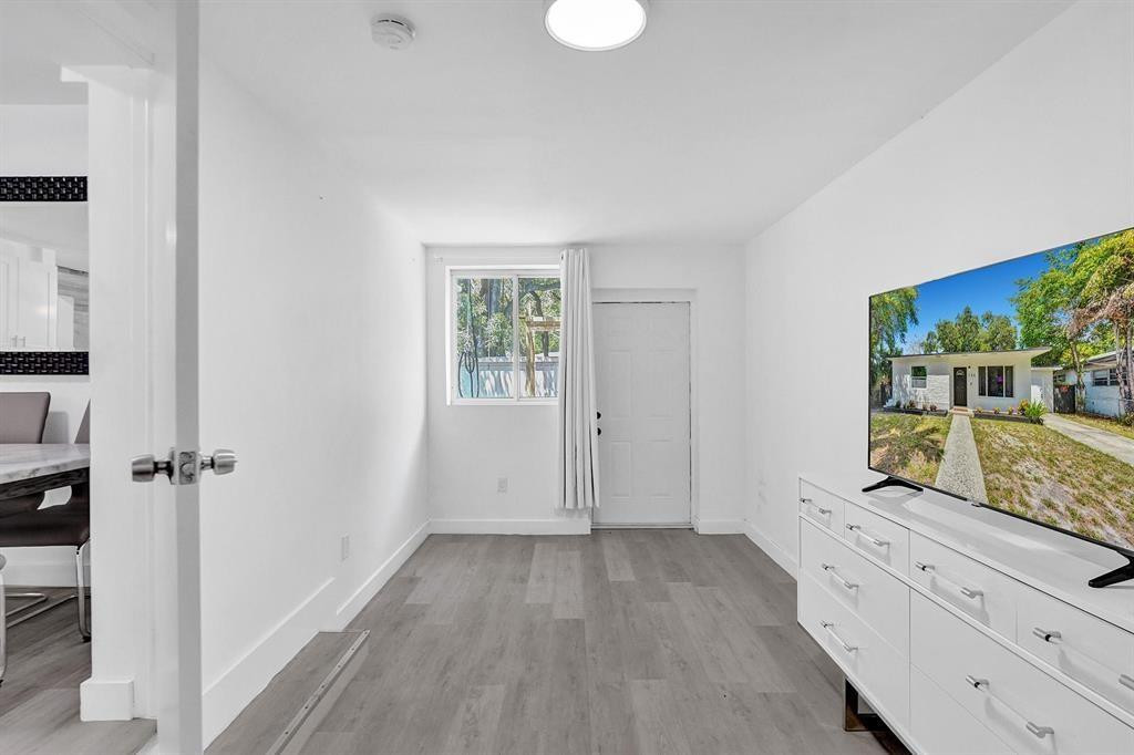 124 SW 7th Terrace