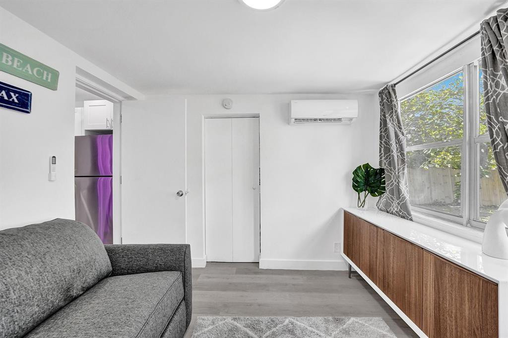 124 SW 7th Terrace