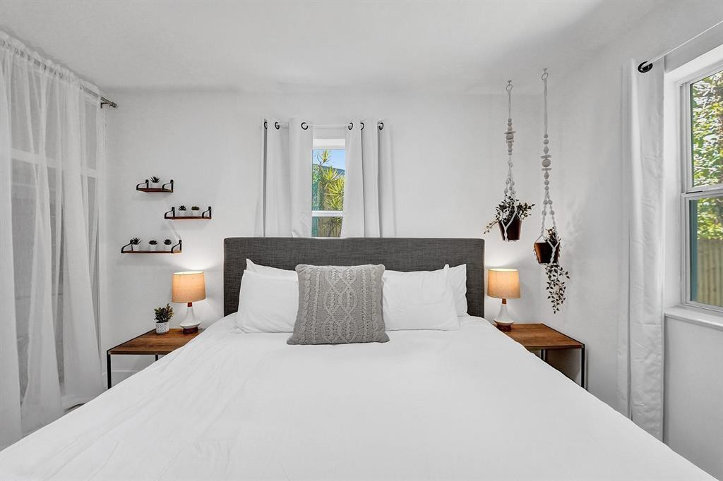 124 SW 7th Terrace