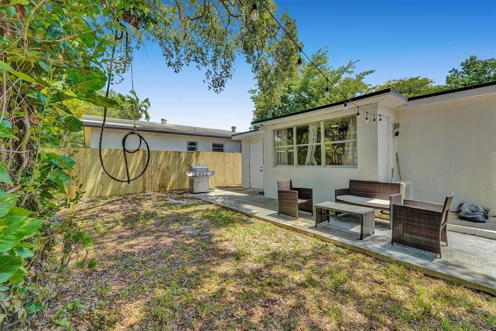 124 SW 7th Terrace