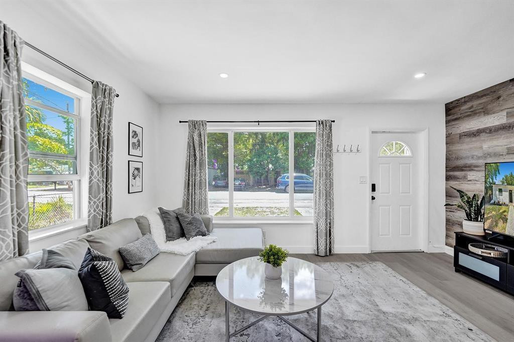 124 SW 7th Terrace