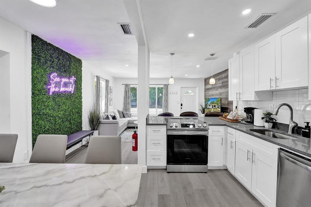 124 SW 7th Terrace