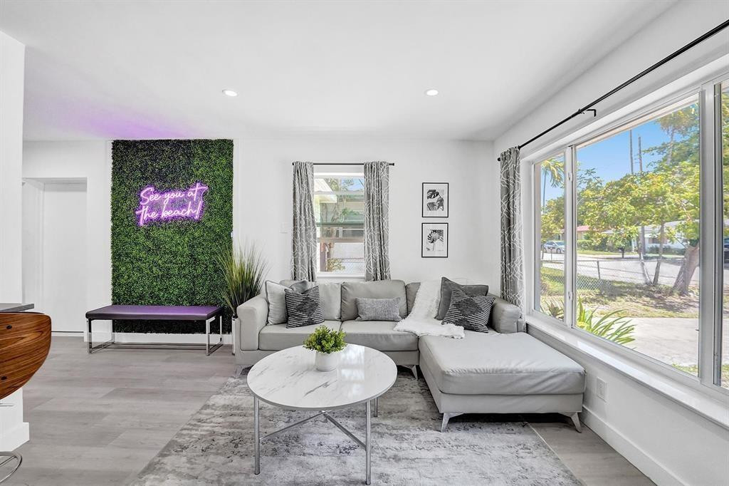 124 SW 7th Terrace