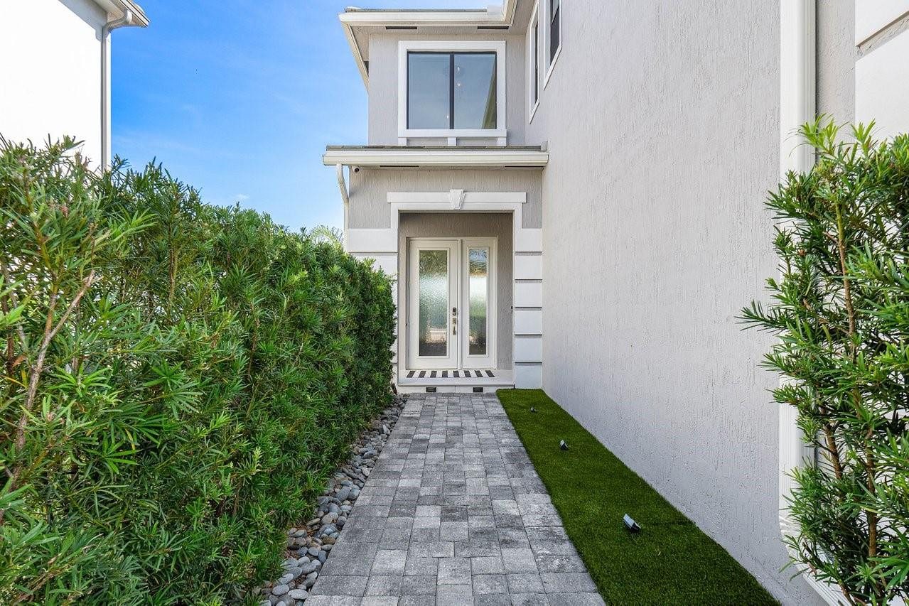 7252 Stella Lane