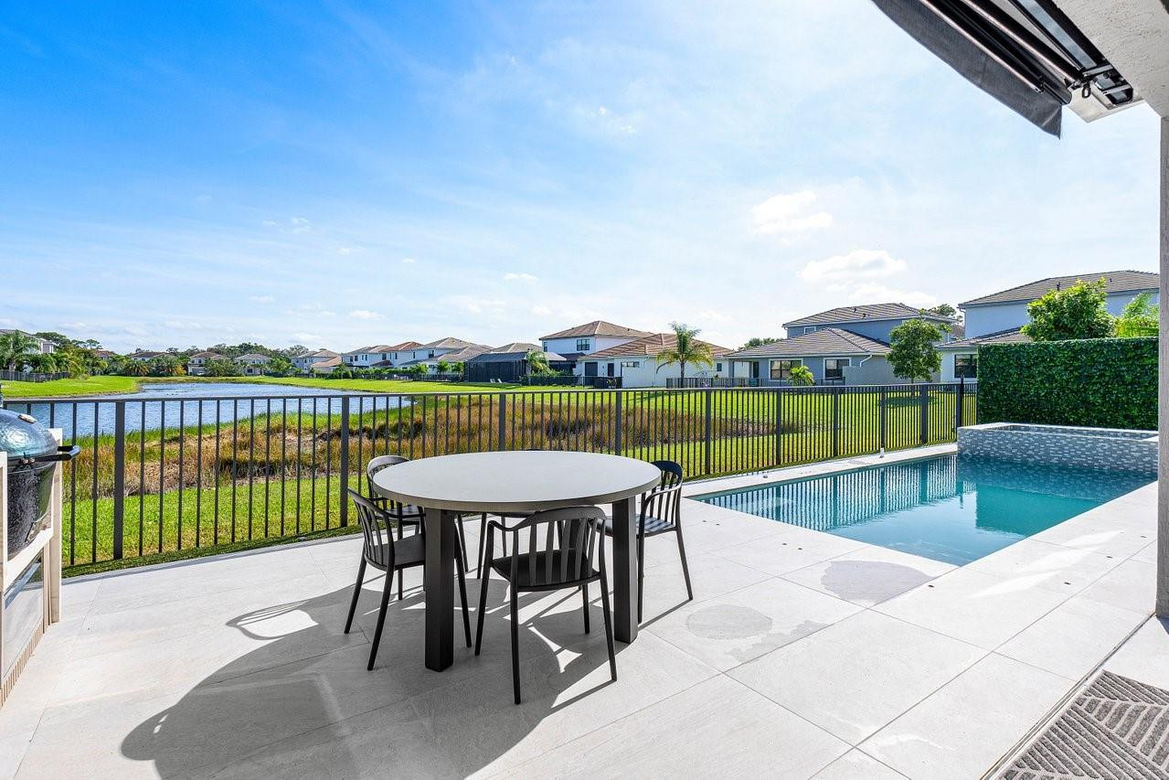 7252 Stella Lane