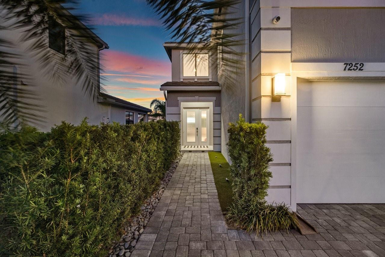 7252 Stella Lane