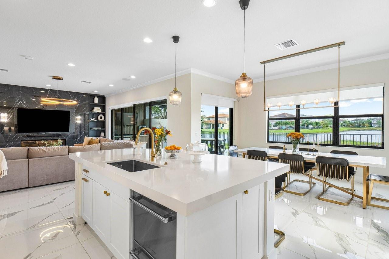 7252 Stella Lane