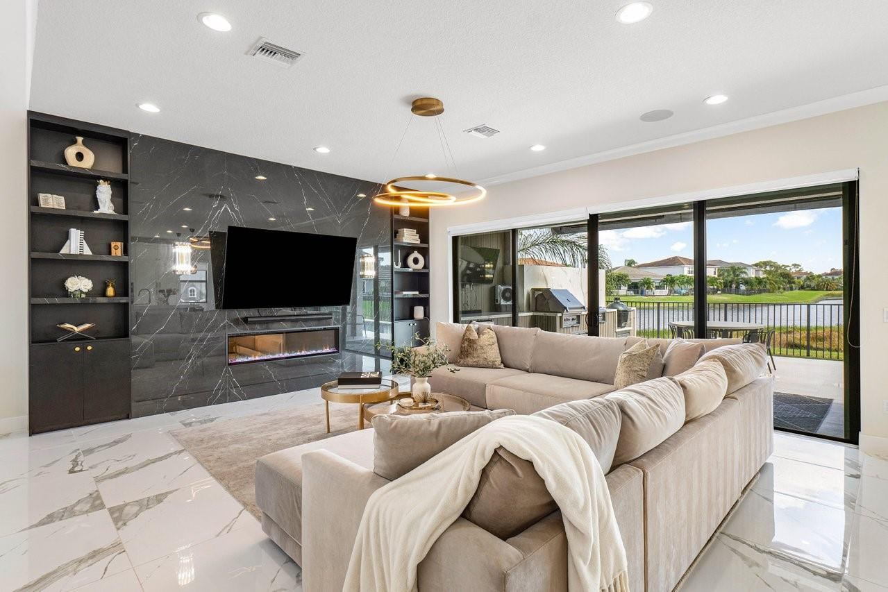7252 Stella Lane