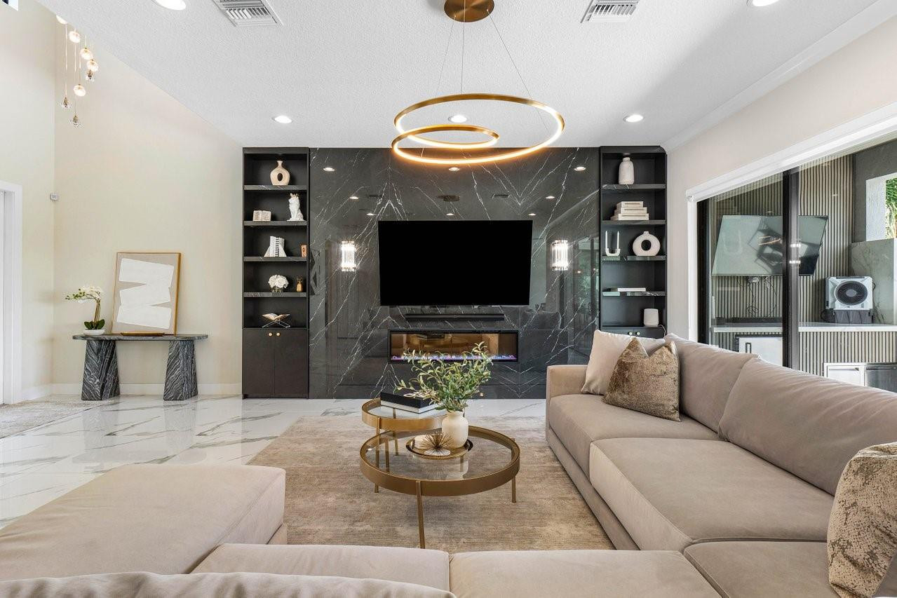 7252 Stella Lane
