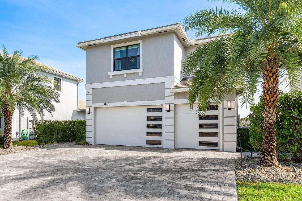 7252 Stella Lane