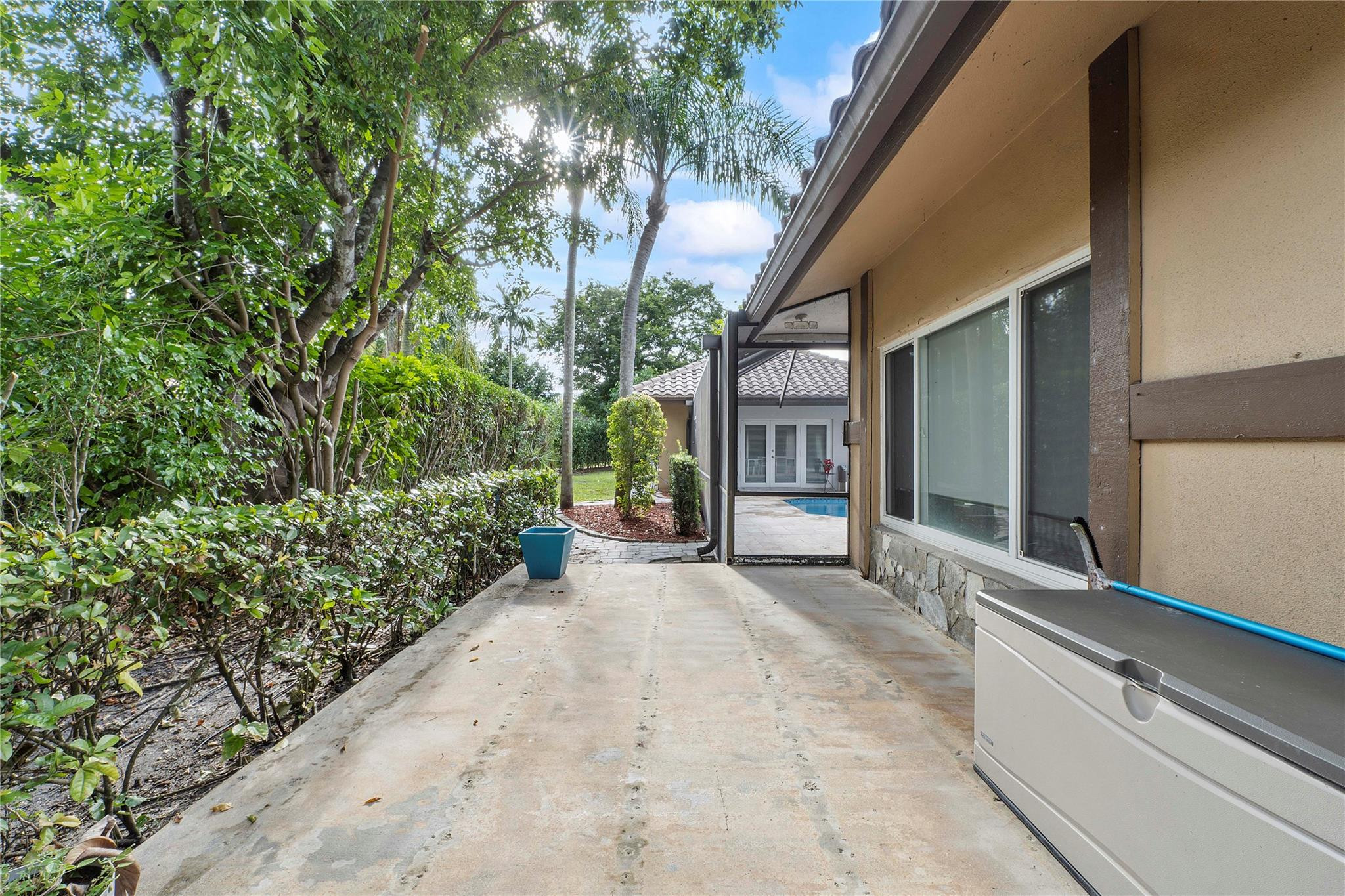 1743 Vestal Way