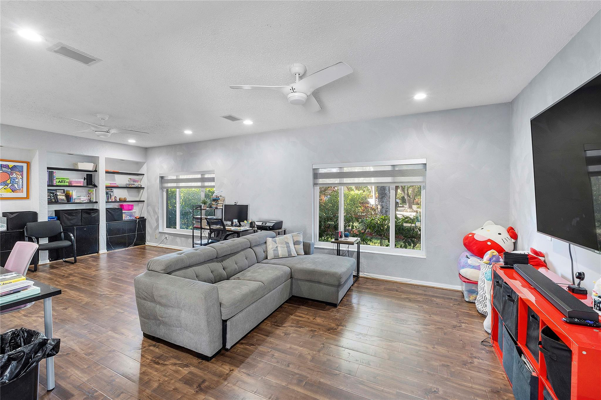 1743 Vestal Way