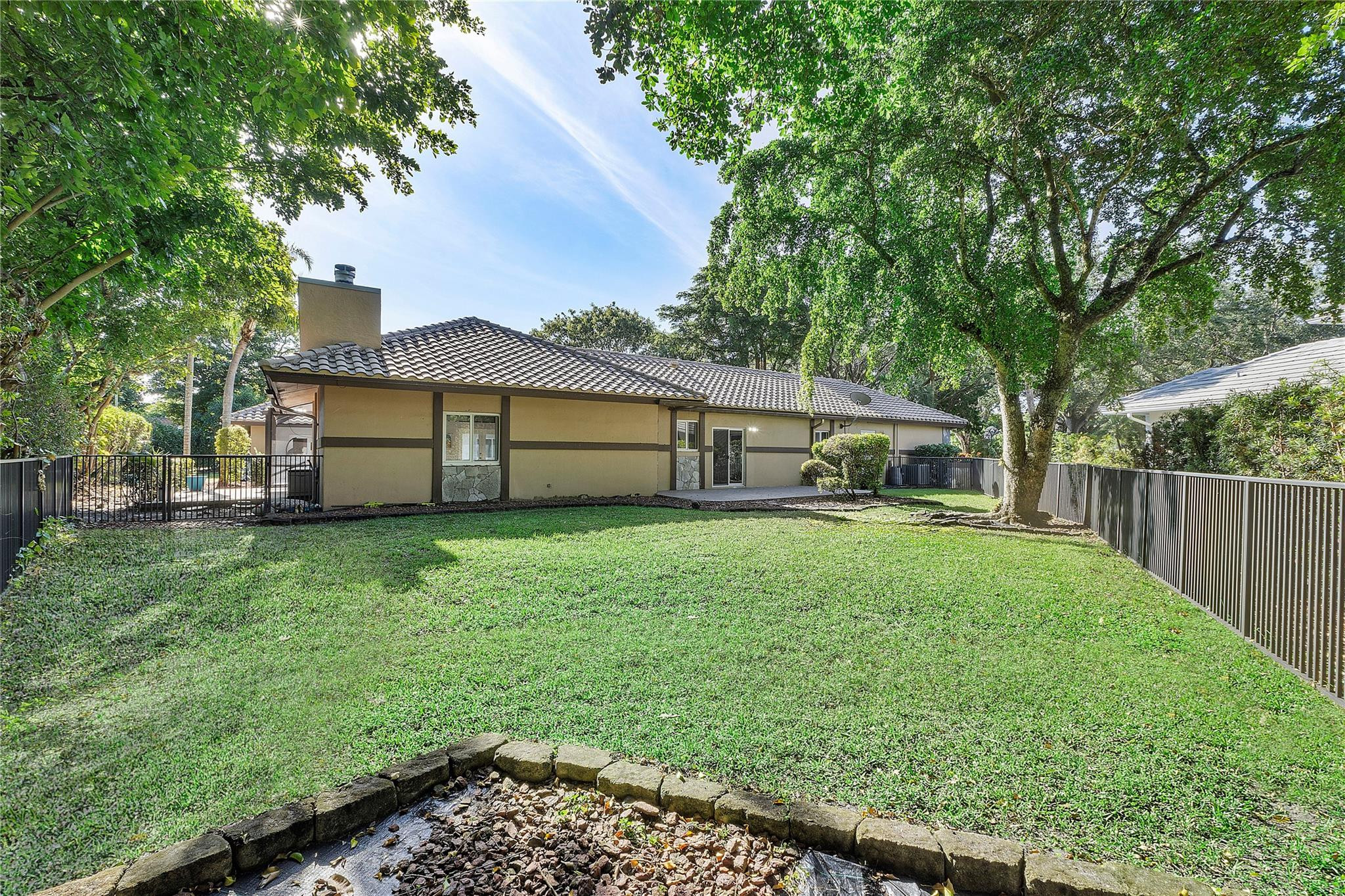 1743 Vestal Way