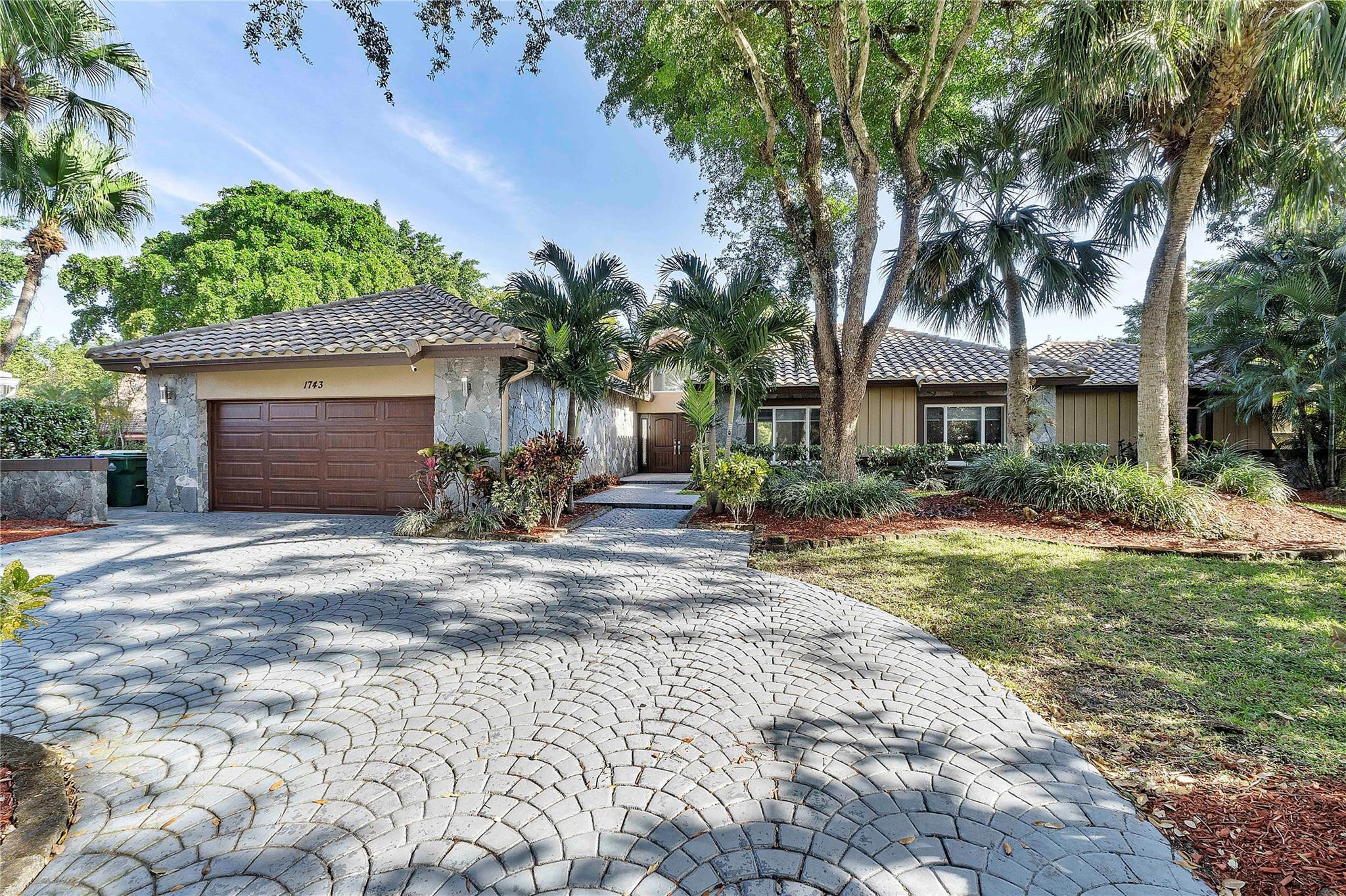 1743 Vestal Way