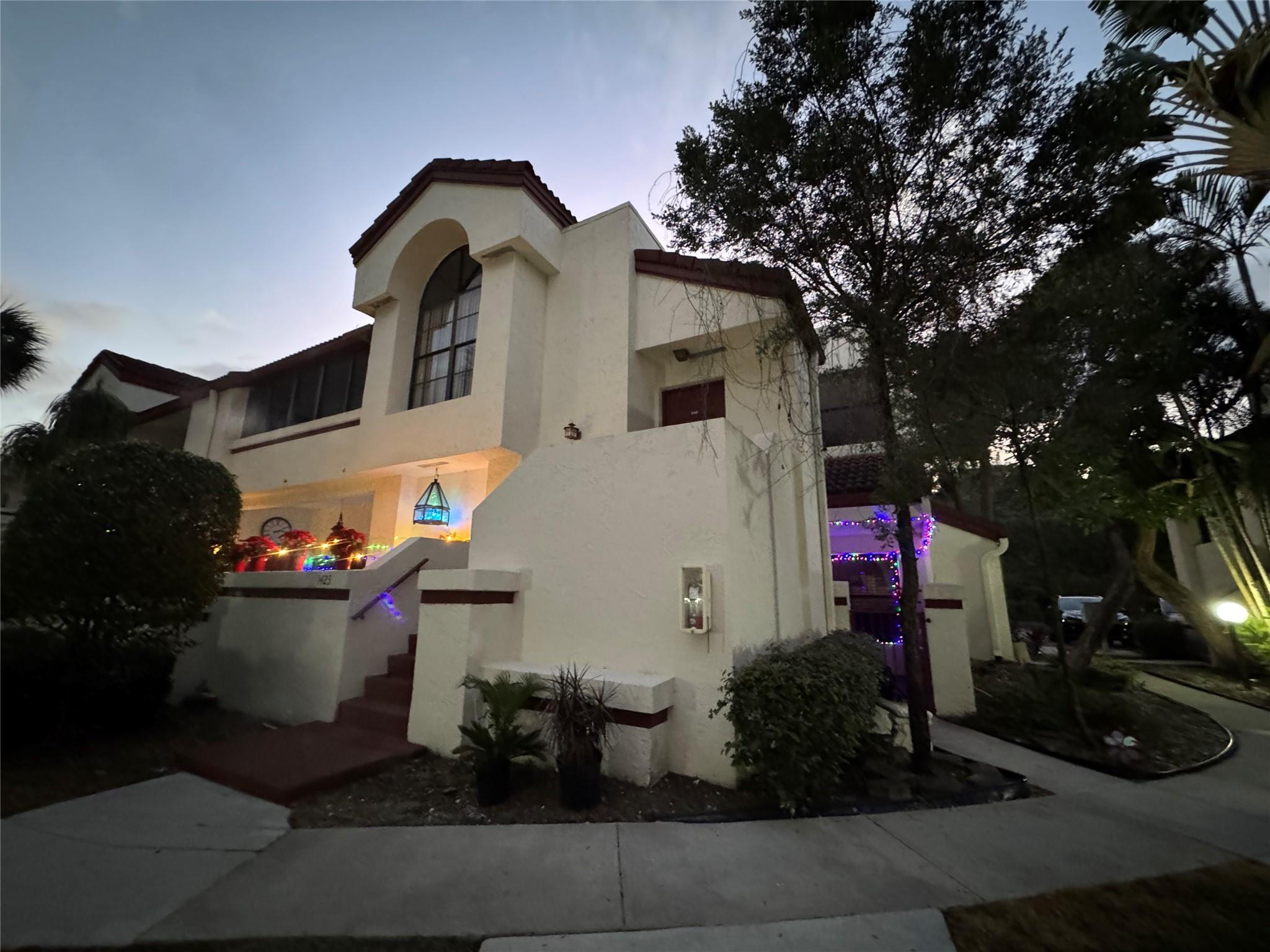 1423 Avon Lane 213