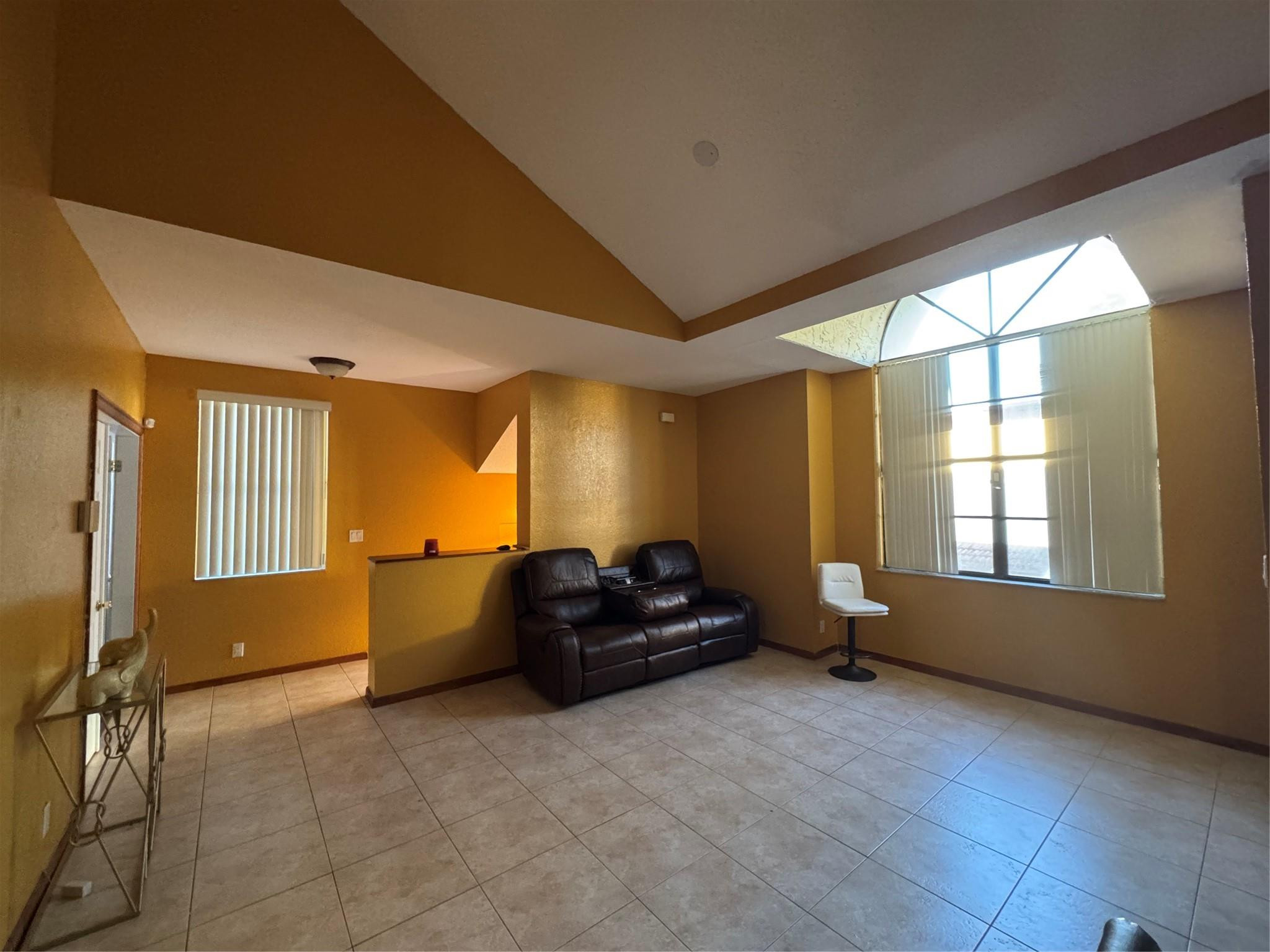 1423 Avon Lane 213