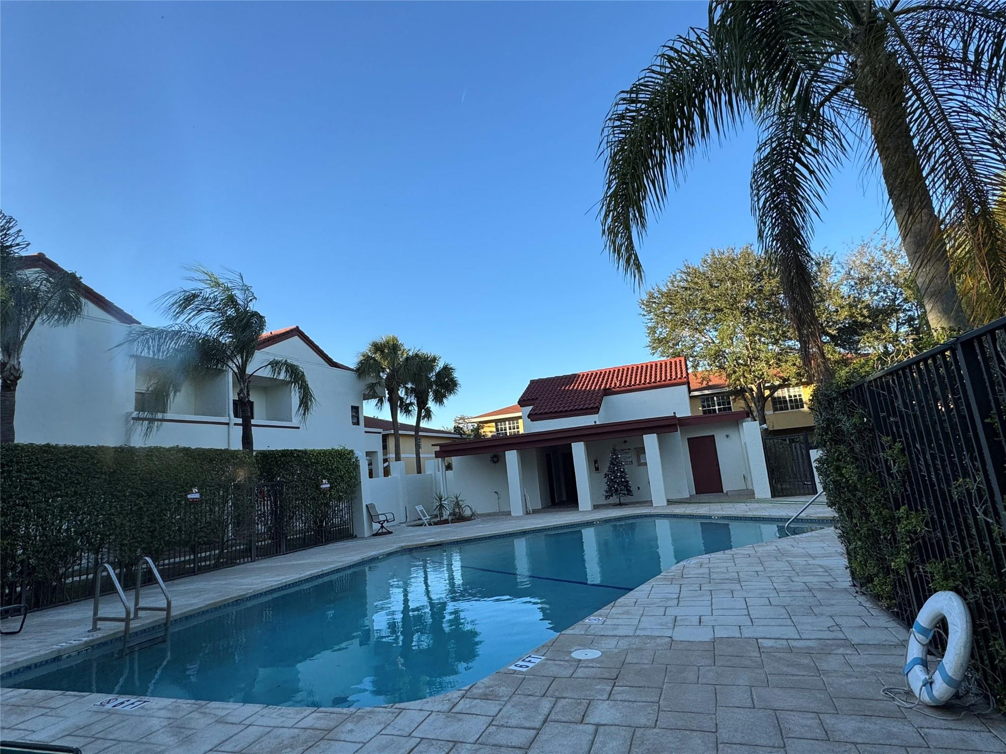 1423 Avon Lane 213