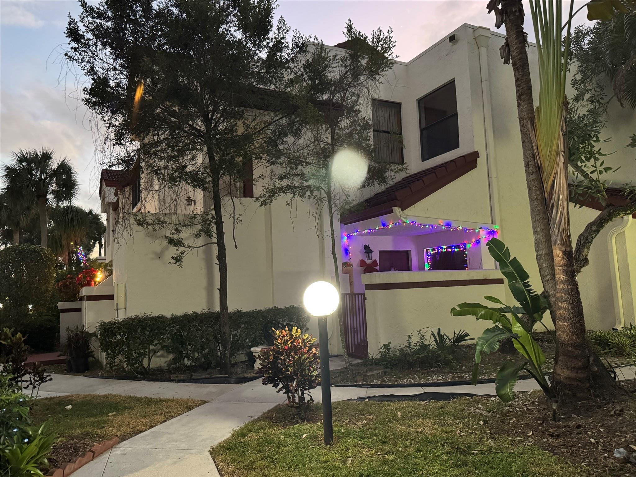 1423 Avon Lane 213