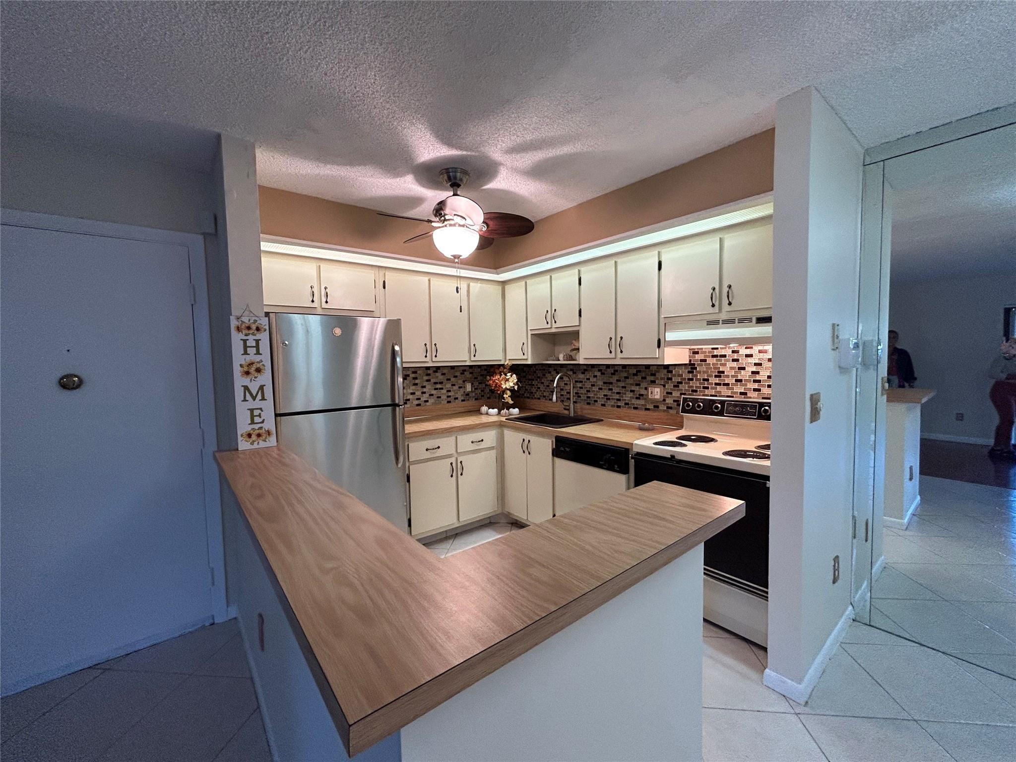 10445 E Clairmont Circle 104