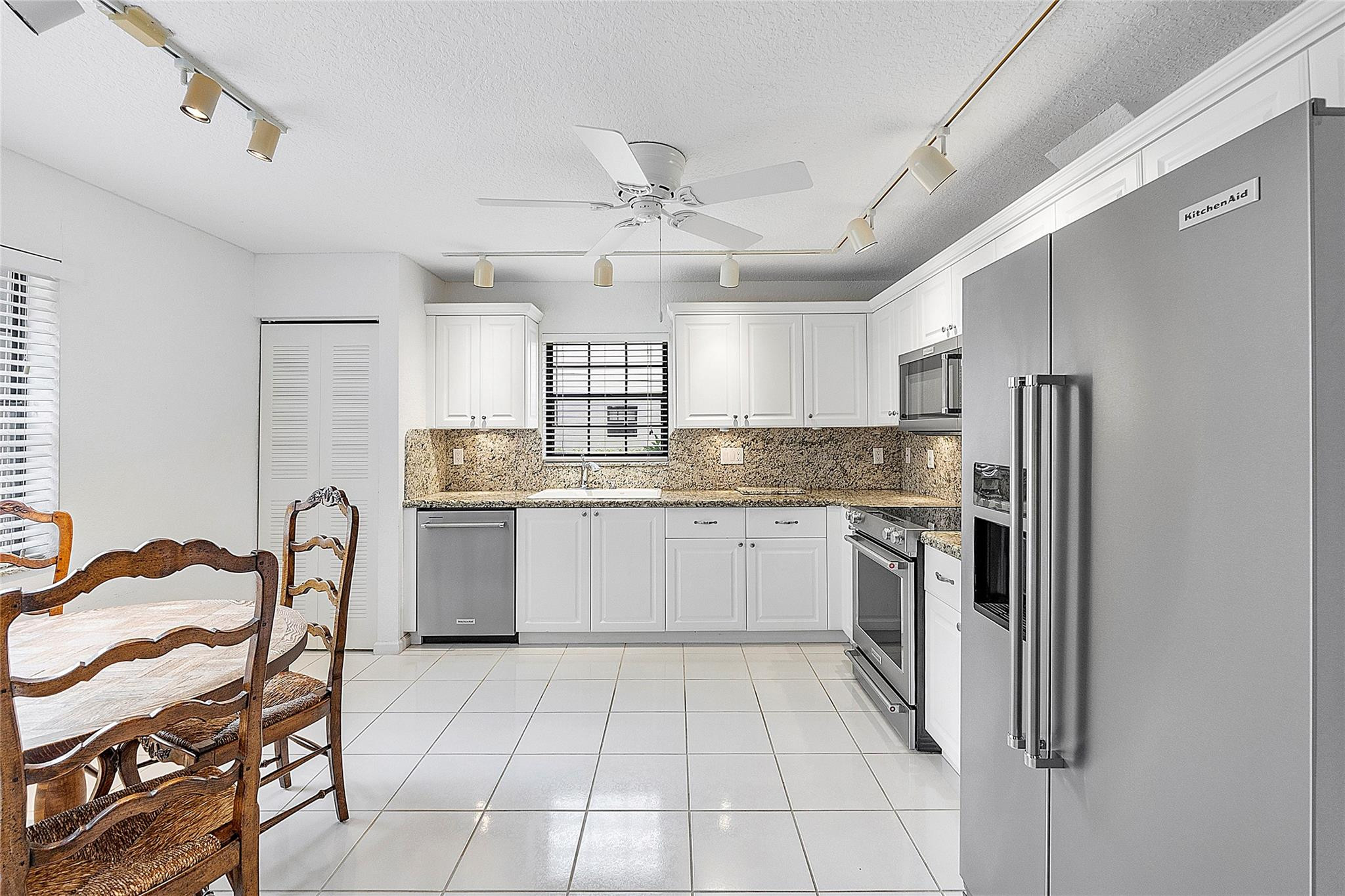 9133 Vineyard Lake Drive 9133