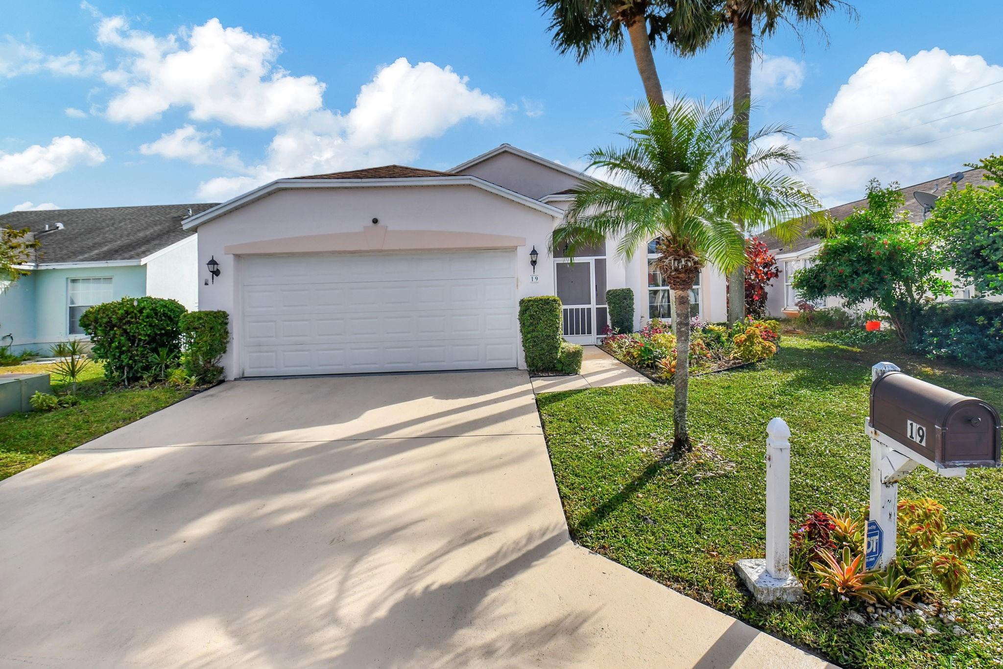 19 Bentwater Circle