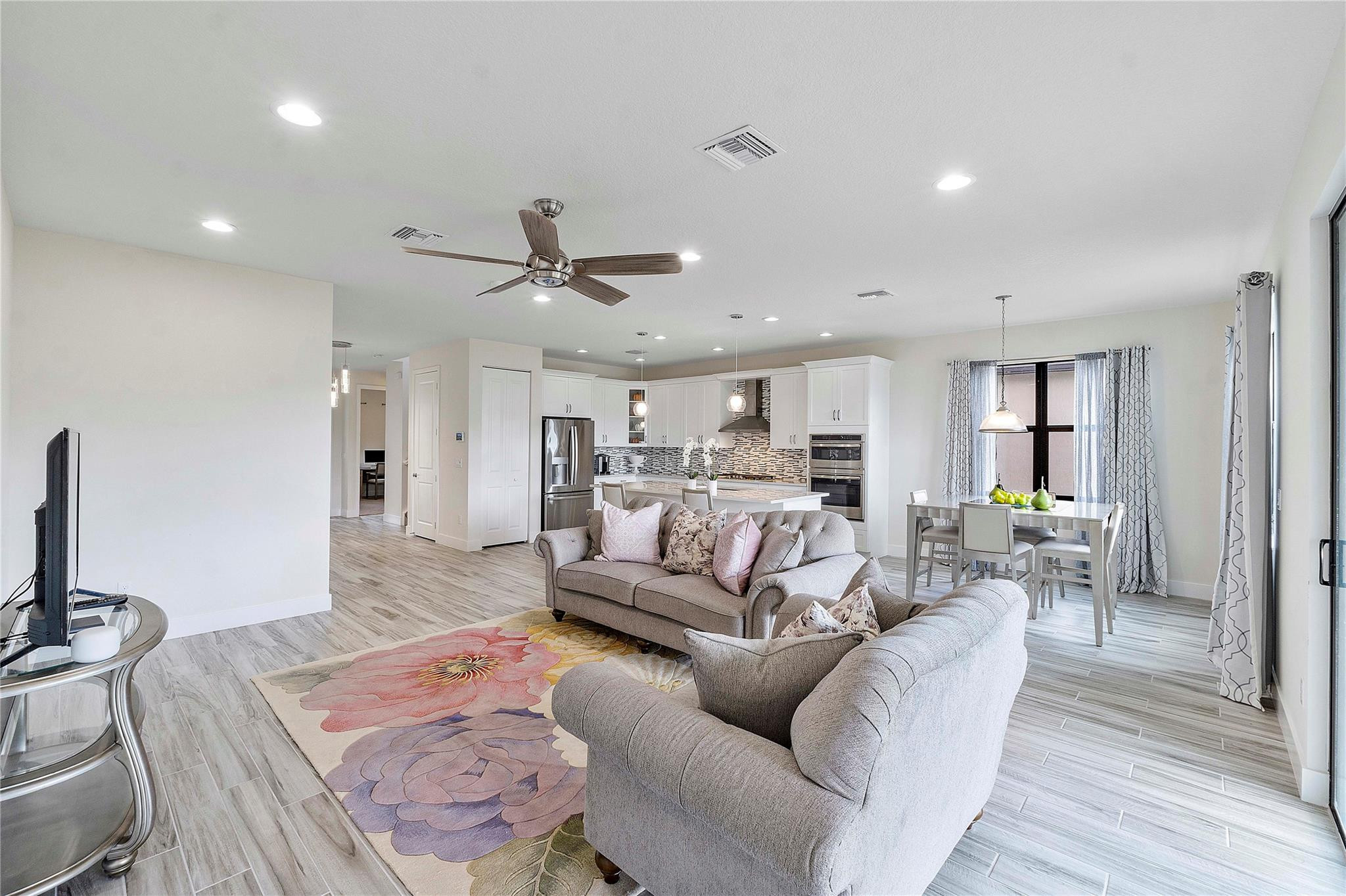 7269 Montereal Path