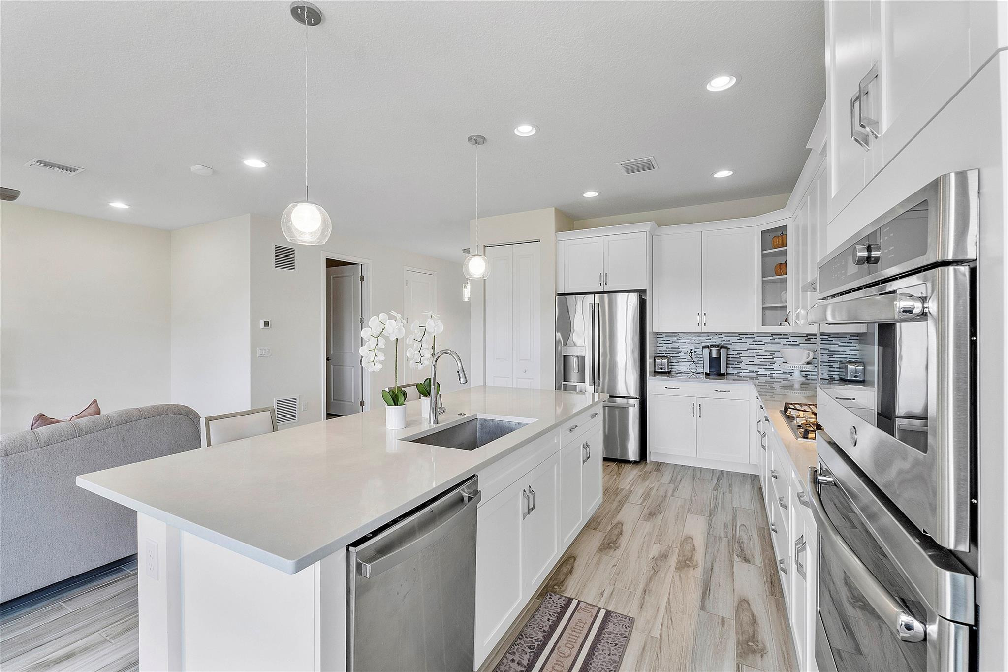 7269 Montereal Path