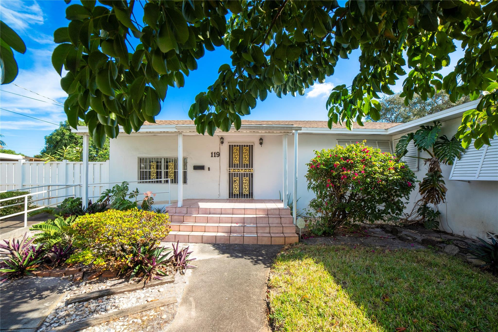 119 SW 3rd Avenue