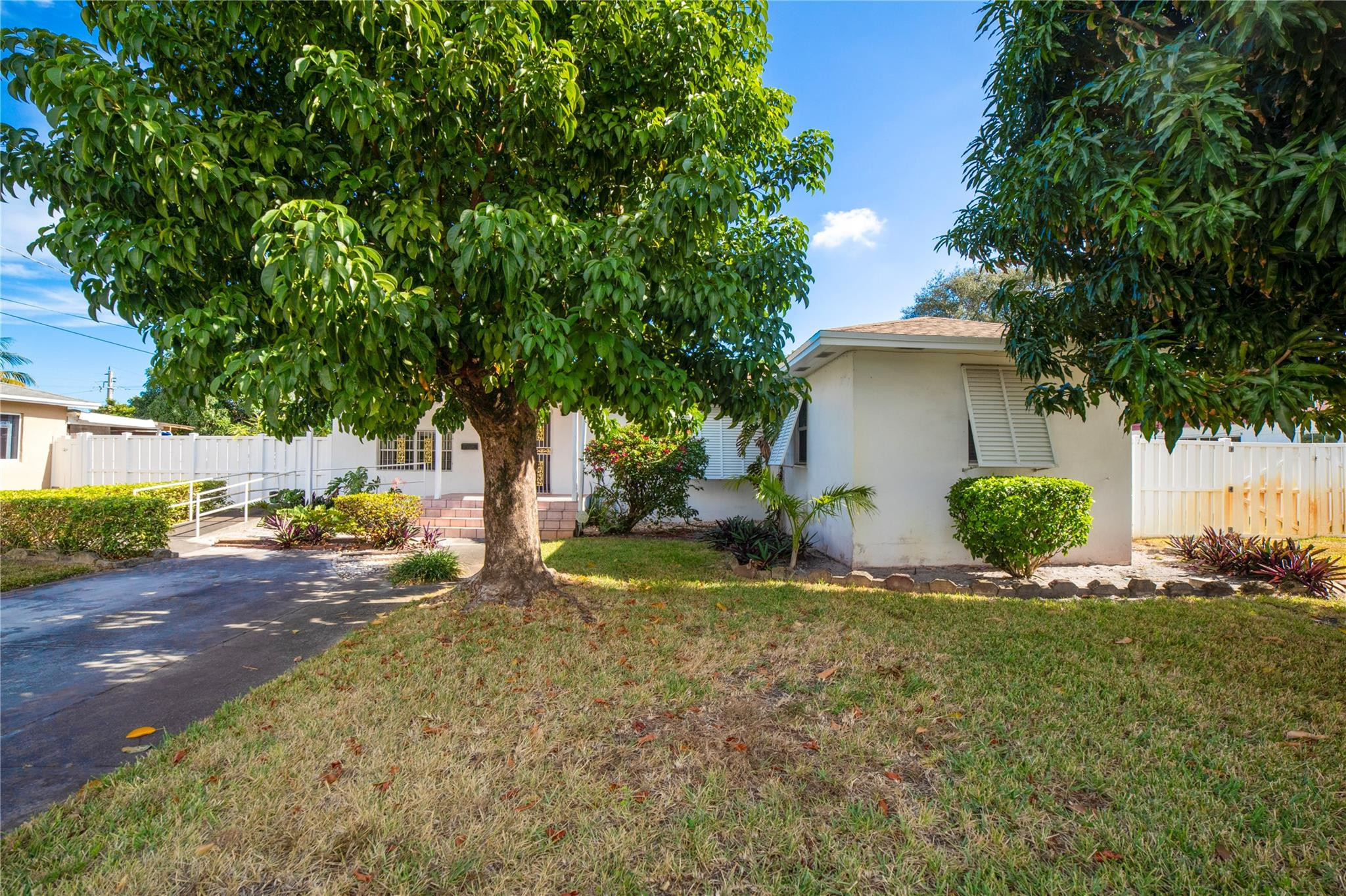 119 SW 3rd Avenue