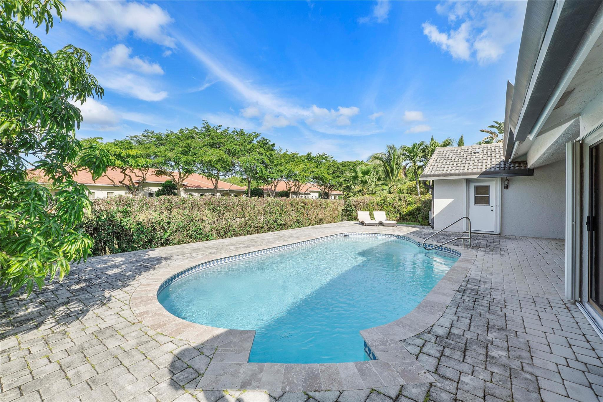 8977 NW 53rd Manor
