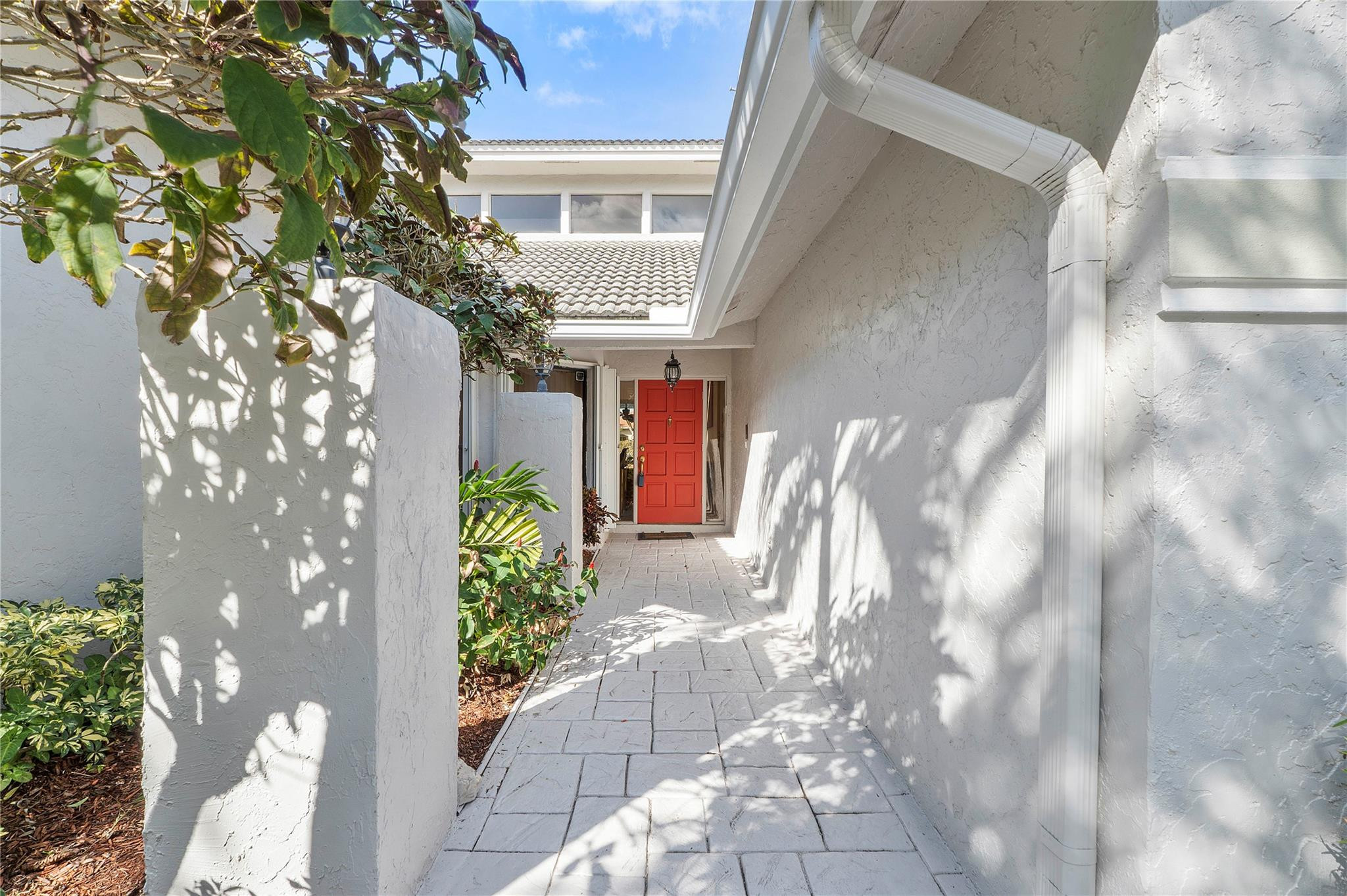 8977 NW 53rd Manor