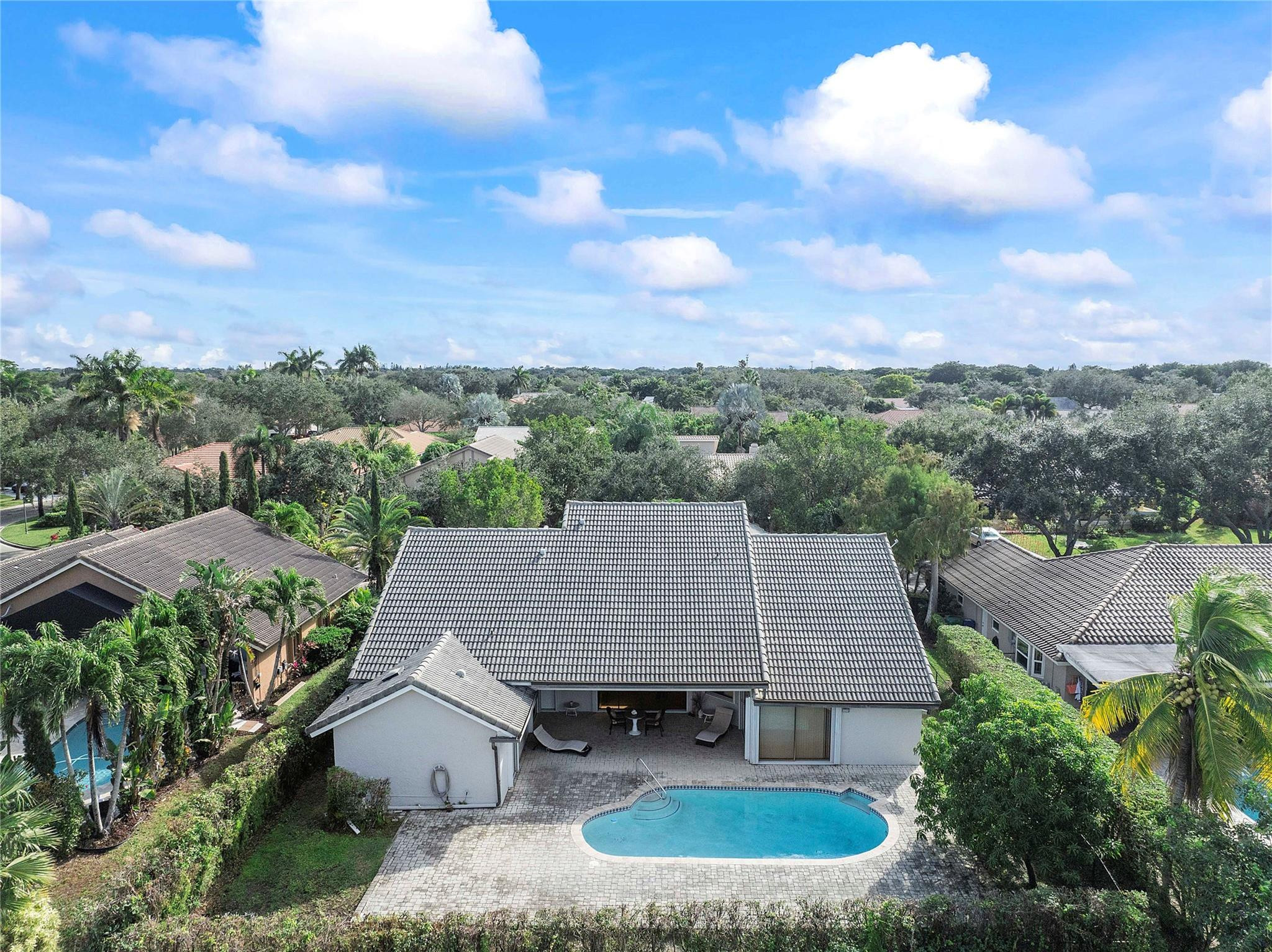 8977 NW 53rd Manor