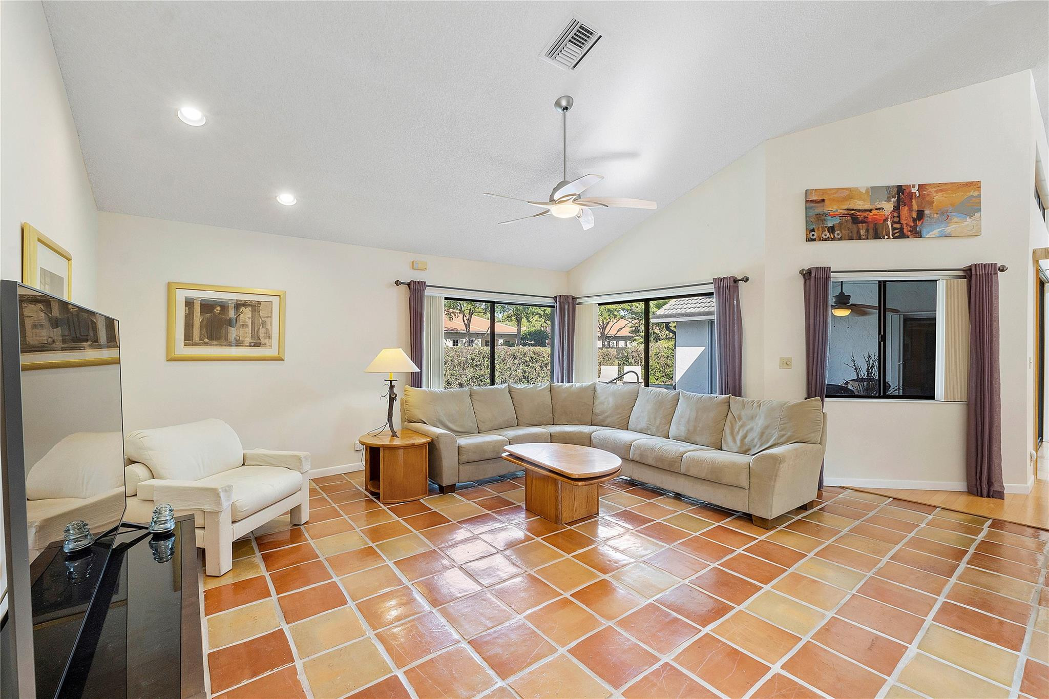 8977 NW 53rd Manor