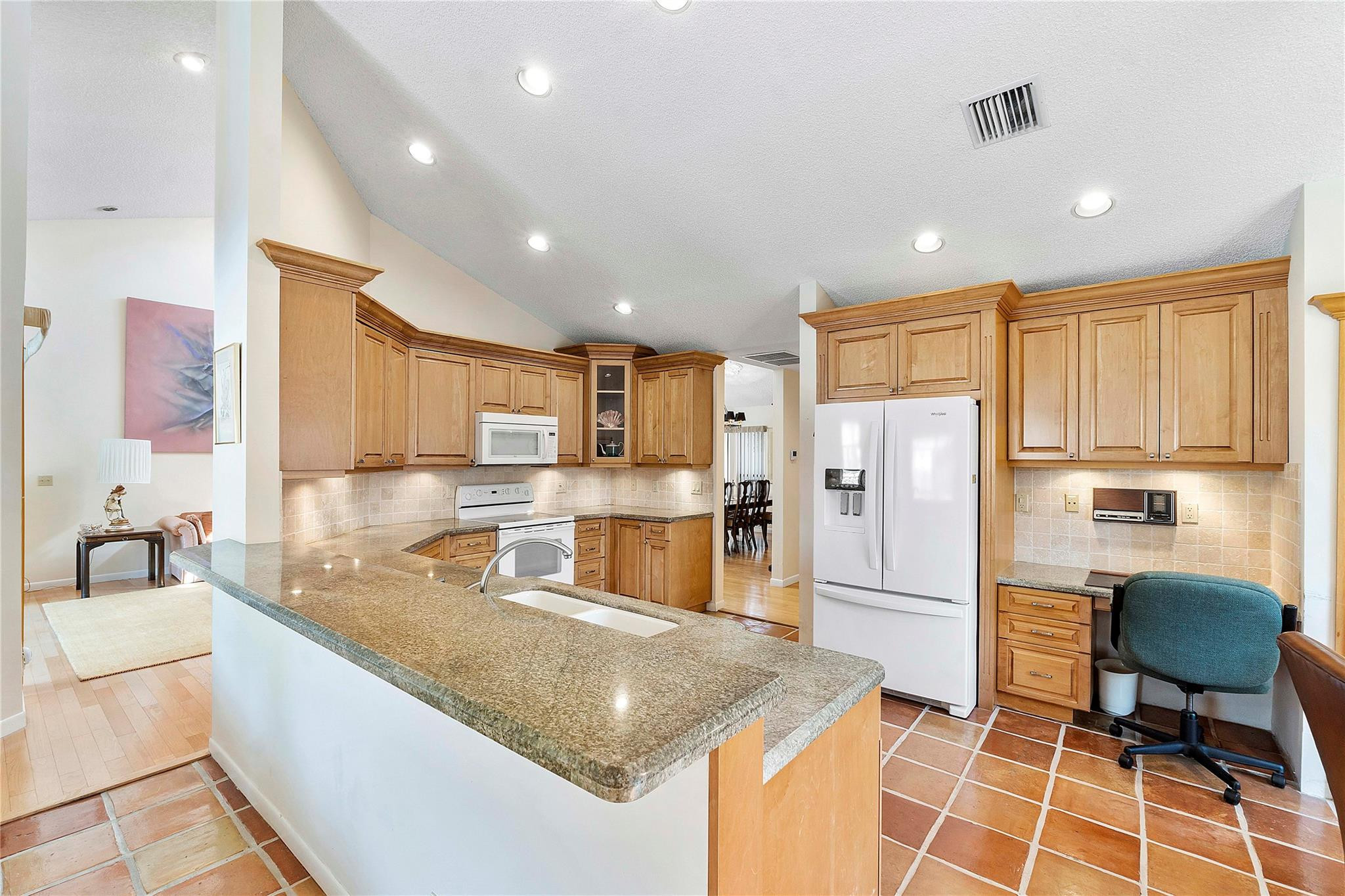 8977 NW 53rd Manor