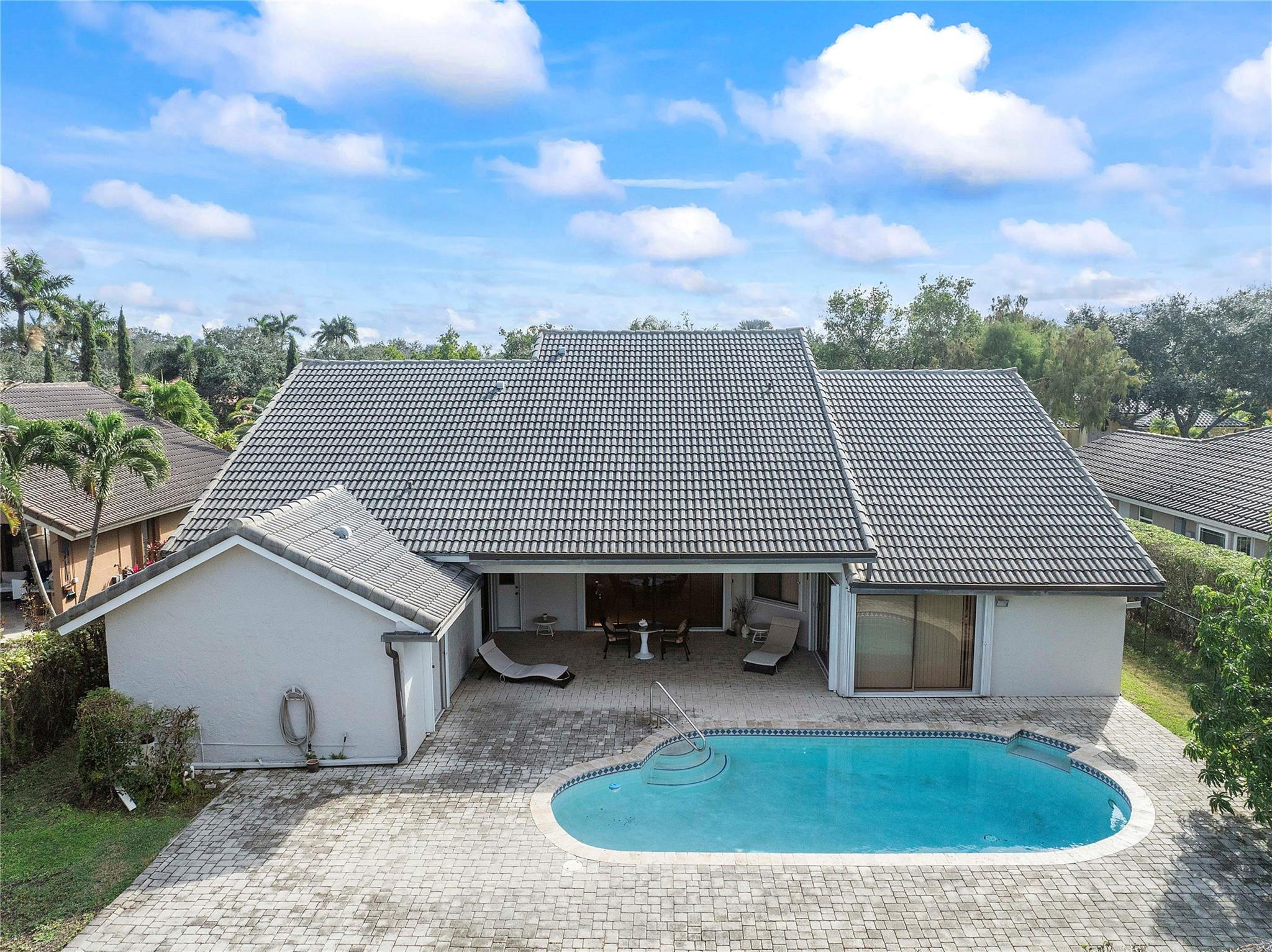 8977 NW 53rd Manor
