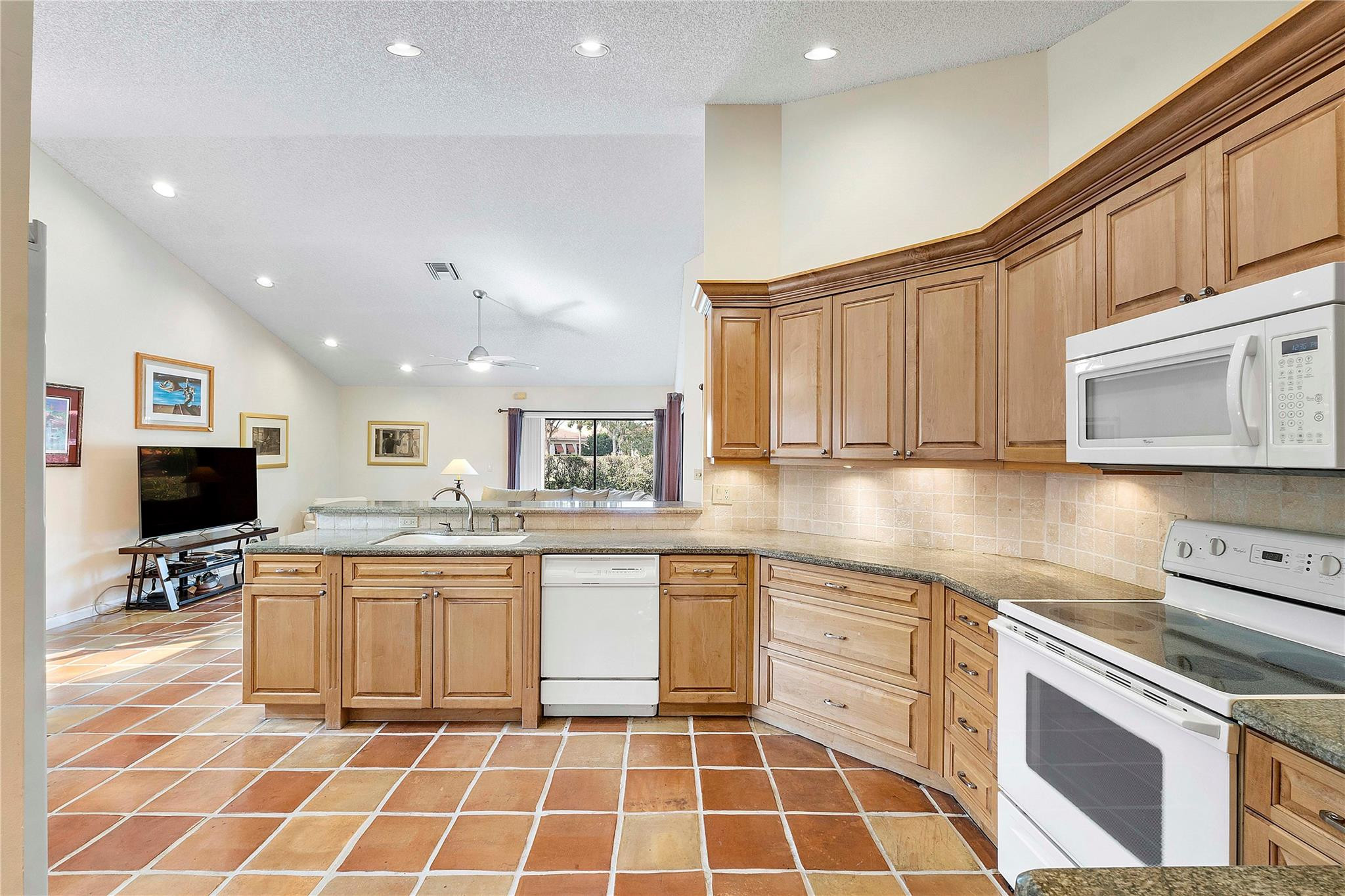 8977 NW 53rd Manor