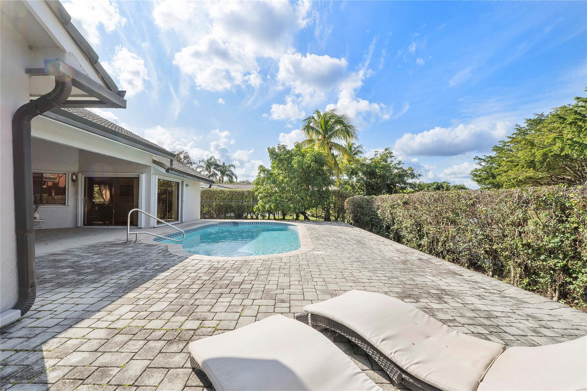 8977 NW 53rd Manor