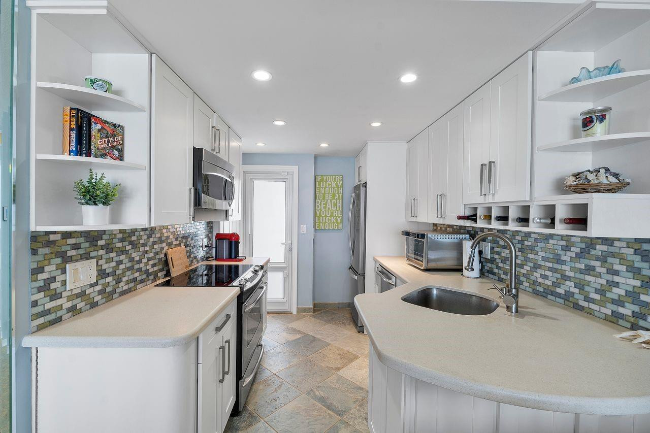 1057 Hillsboro Mile 714